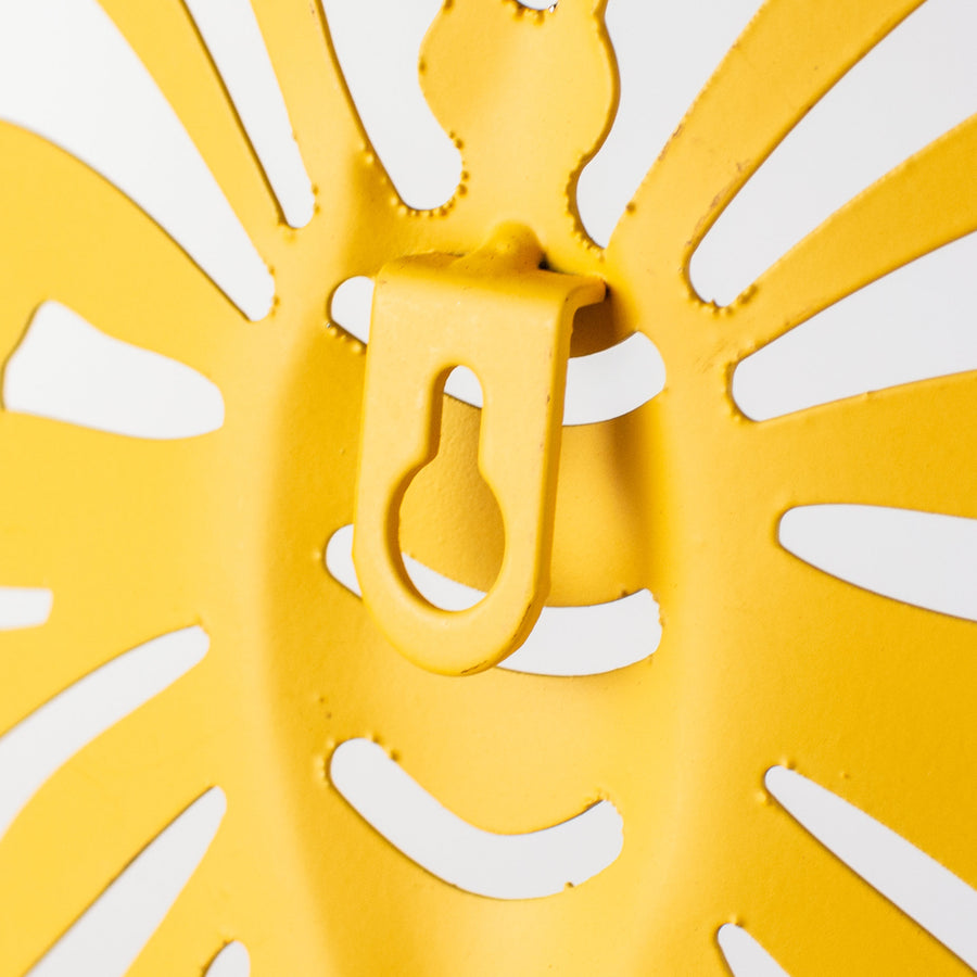 10" Metal Cutout Hanger: Yellow