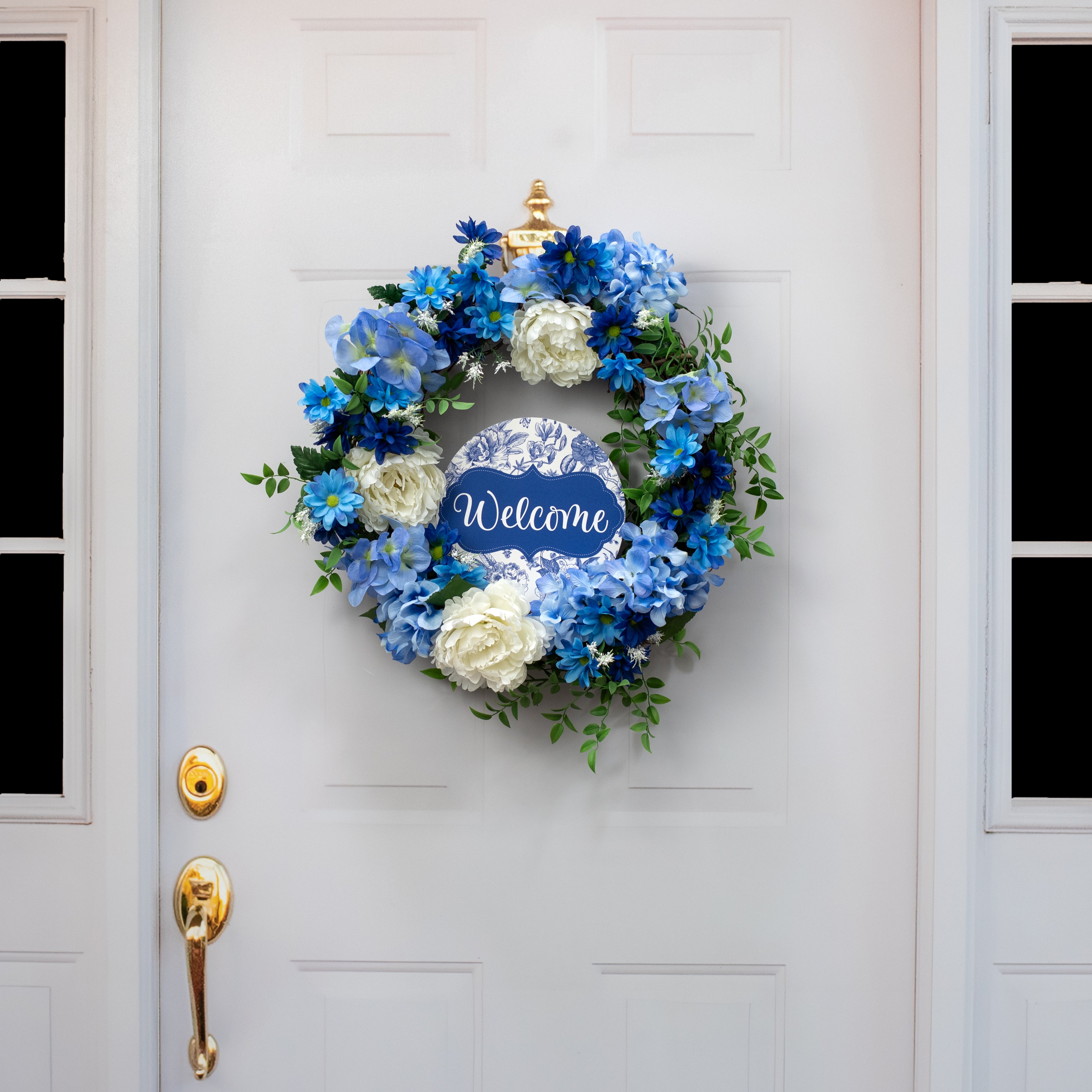 8.5" Round Waterproof Sign: Scalloped Welcome Blue Floral Chinoiserie