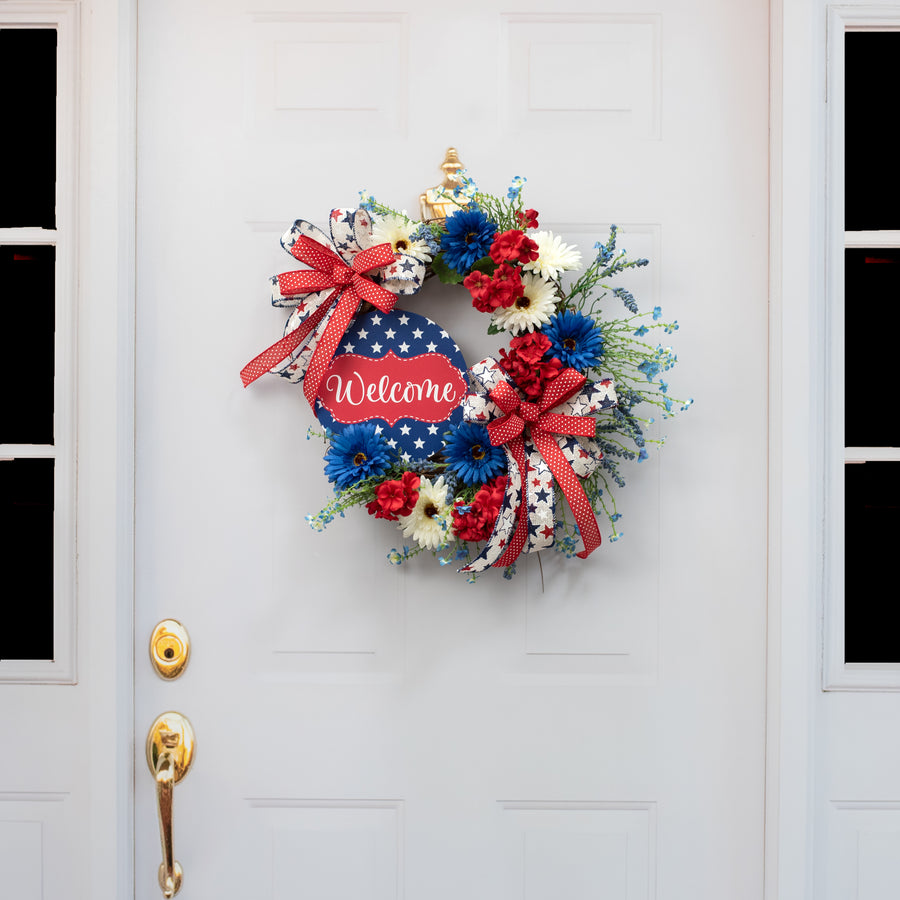 8.5" Round Waterproof Sign: Scalloped Welcome Patriotic Stars