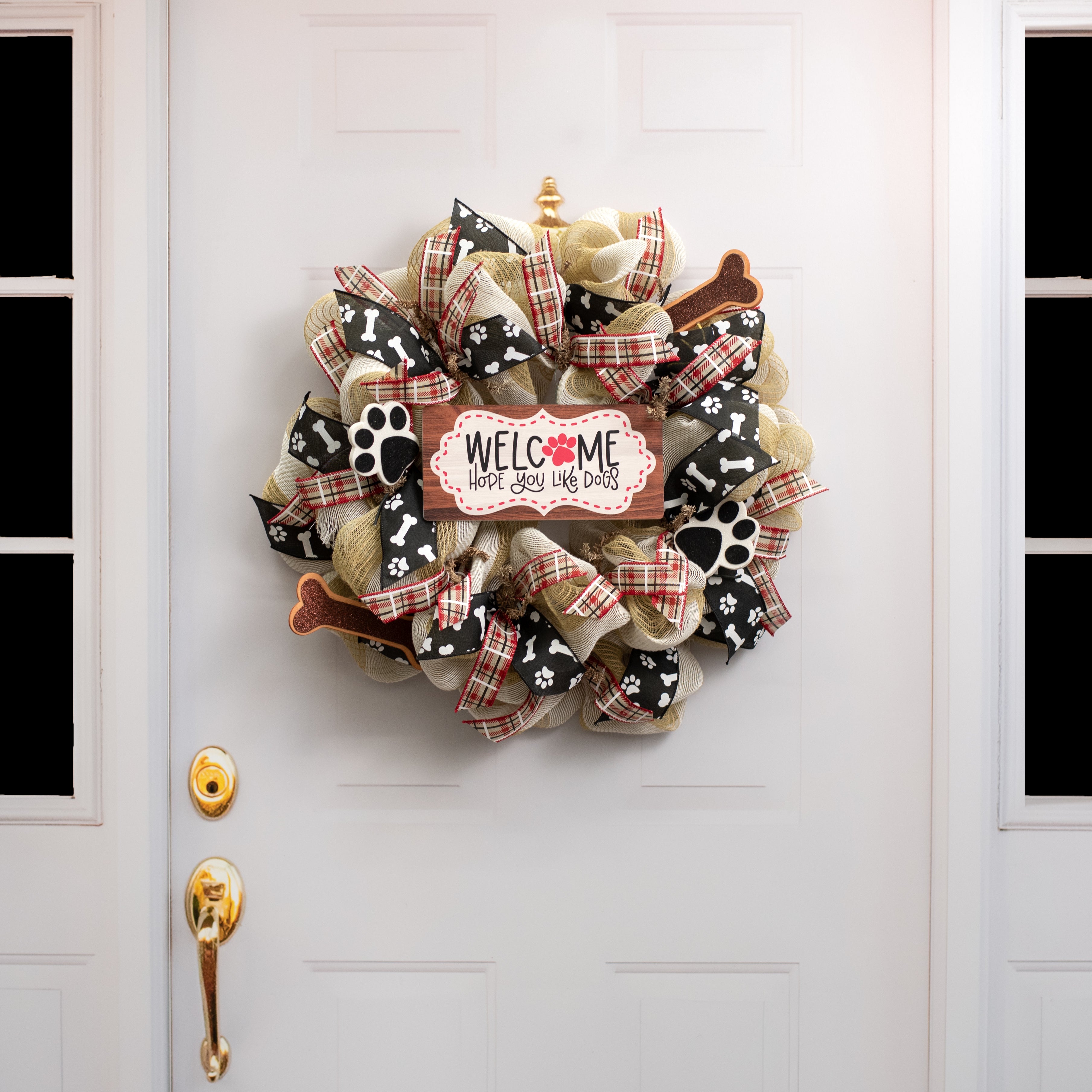 10.5" Waterproof Sign: Scalloped Hope You Like Dogs