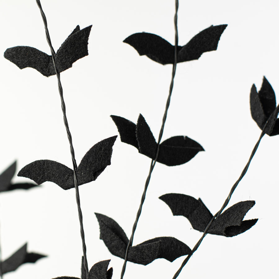 30" Felt Bats Filler Spray: Black