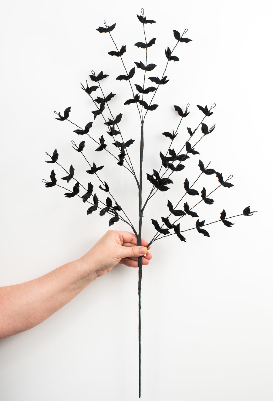 30" Felt Bats Filler Spray: Black