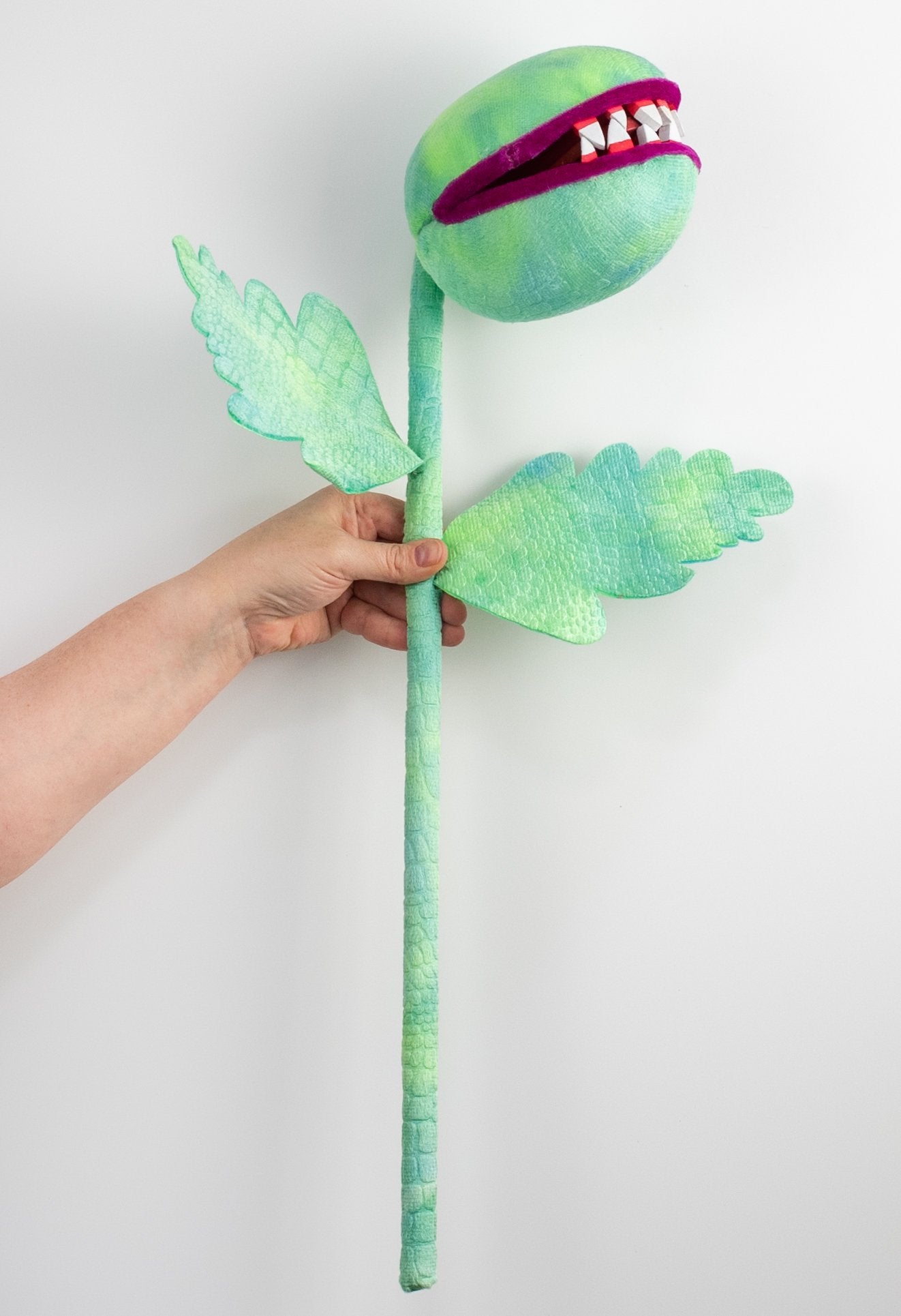 24" Venus Flytrap Mouth Pick (6")