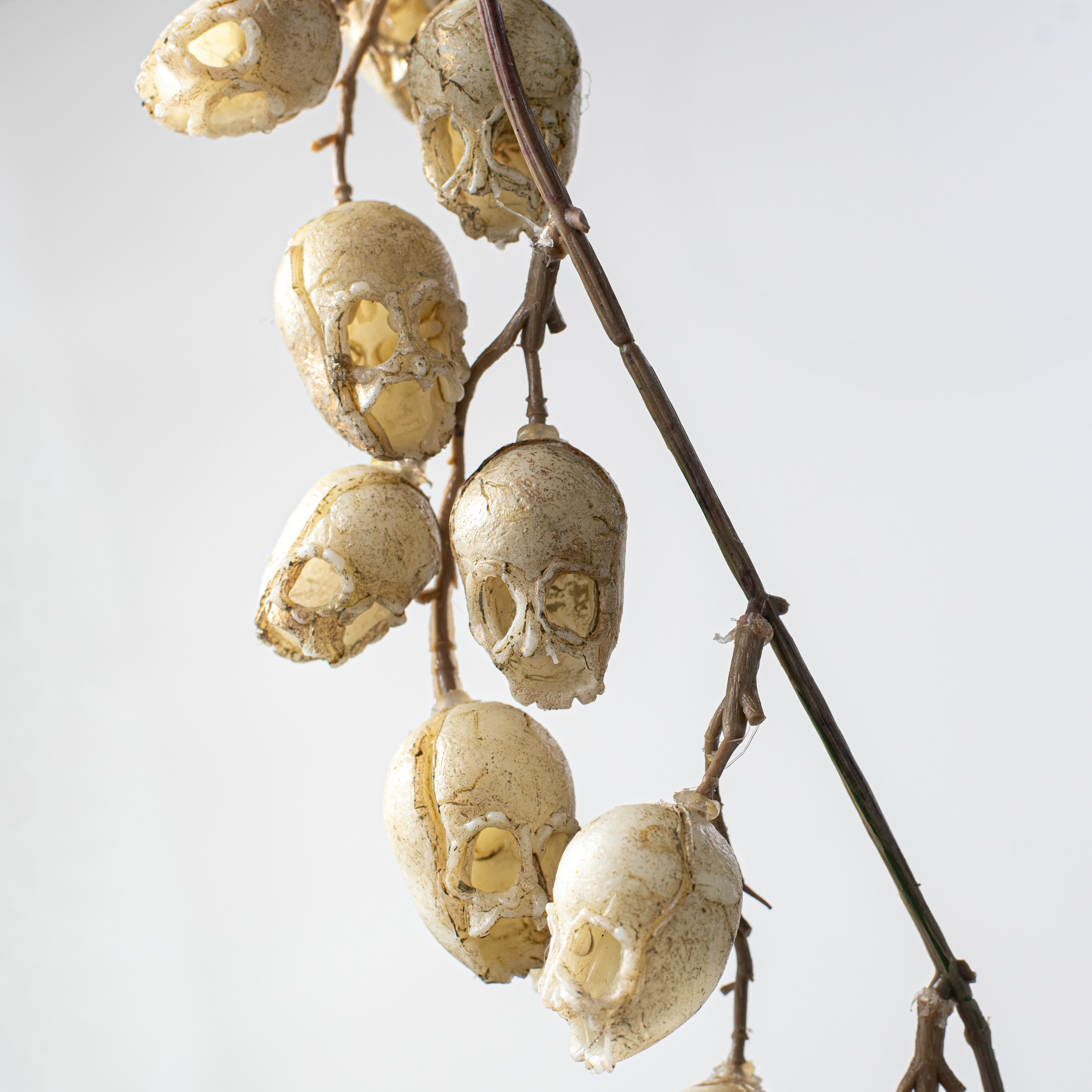 40" Hanging Skulls Spray