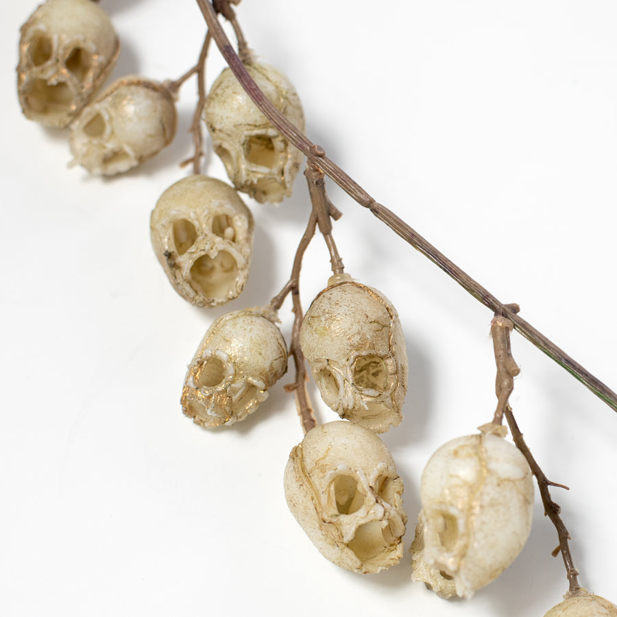 40" Hanging Skulls Spray