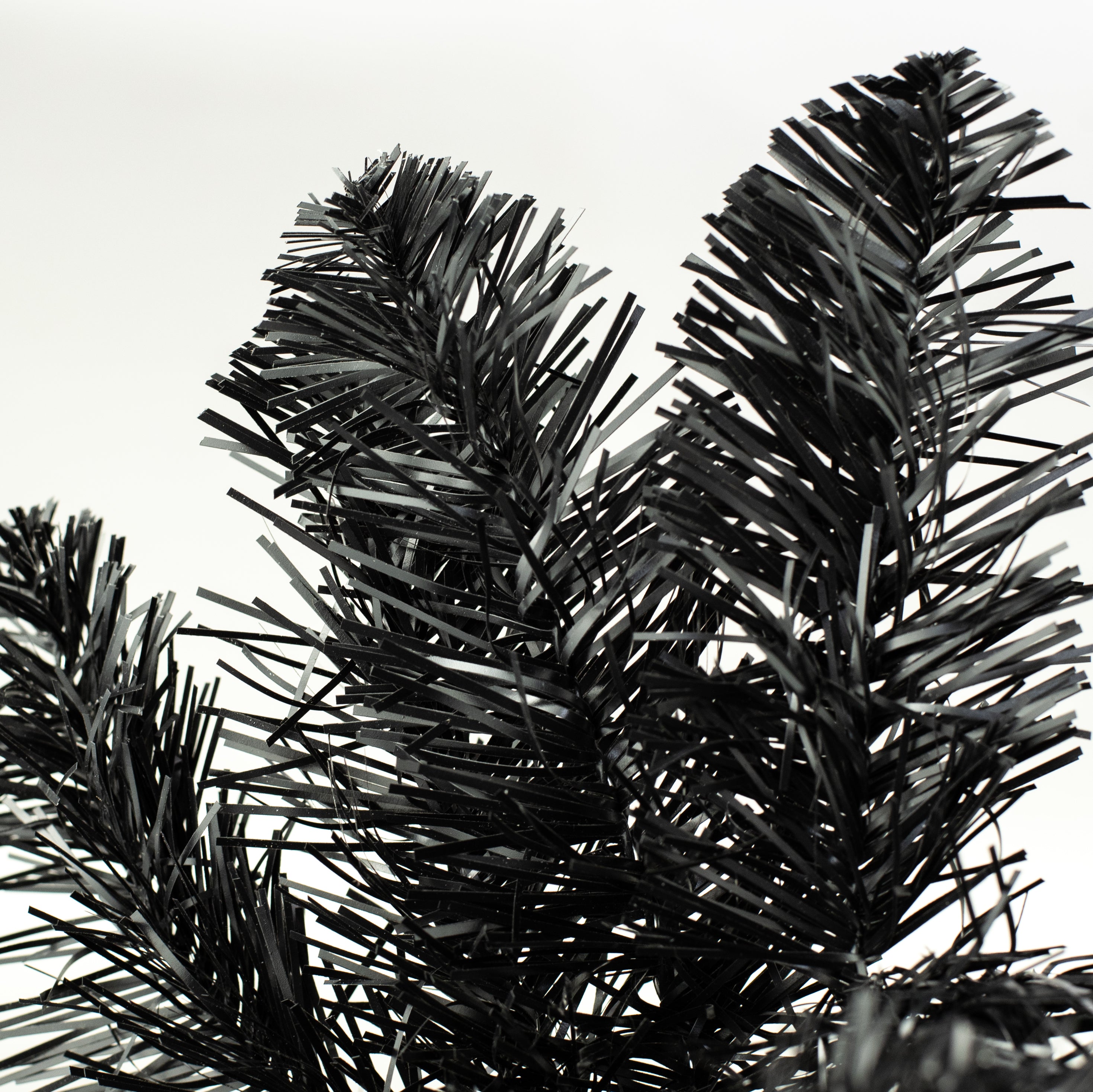 24" Pine Tinsel Wreath: Black