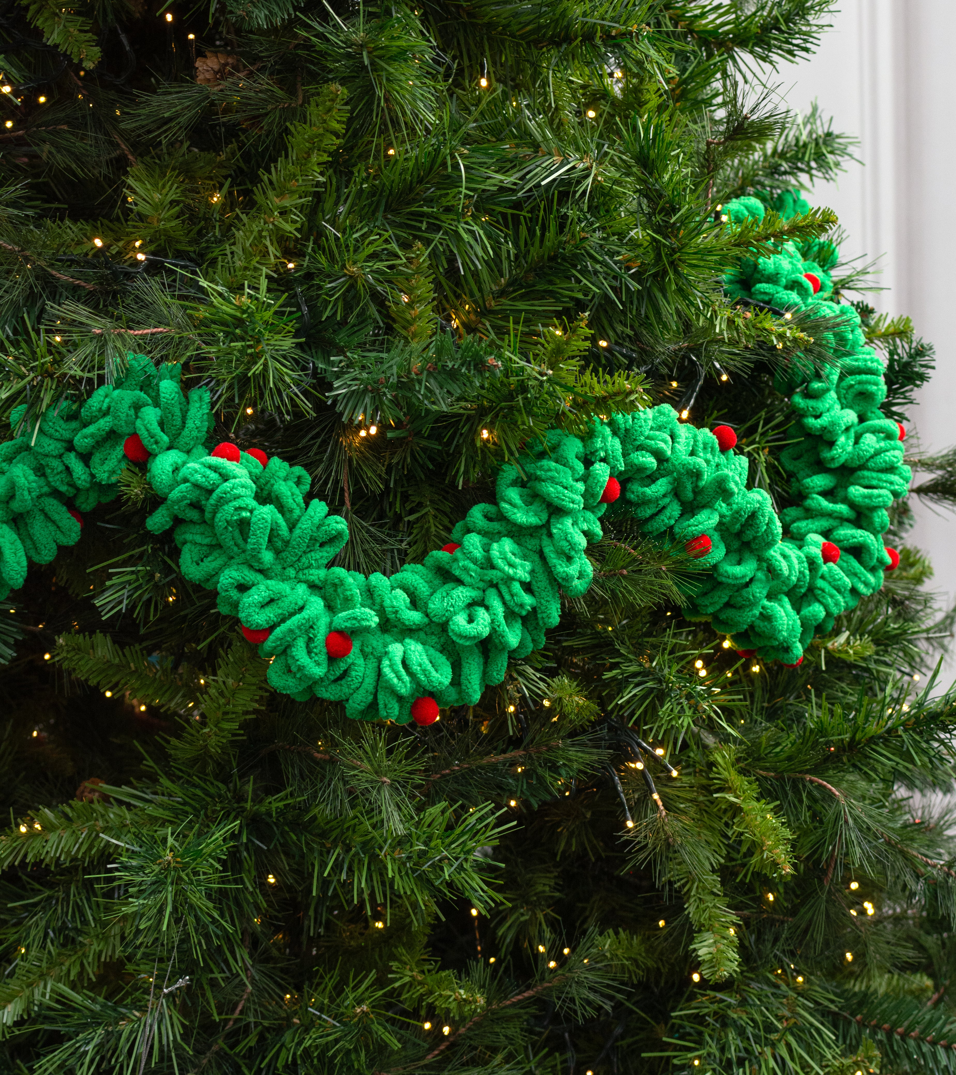 47" Yarn & Loop Pom-Pom Garland: Green & Red