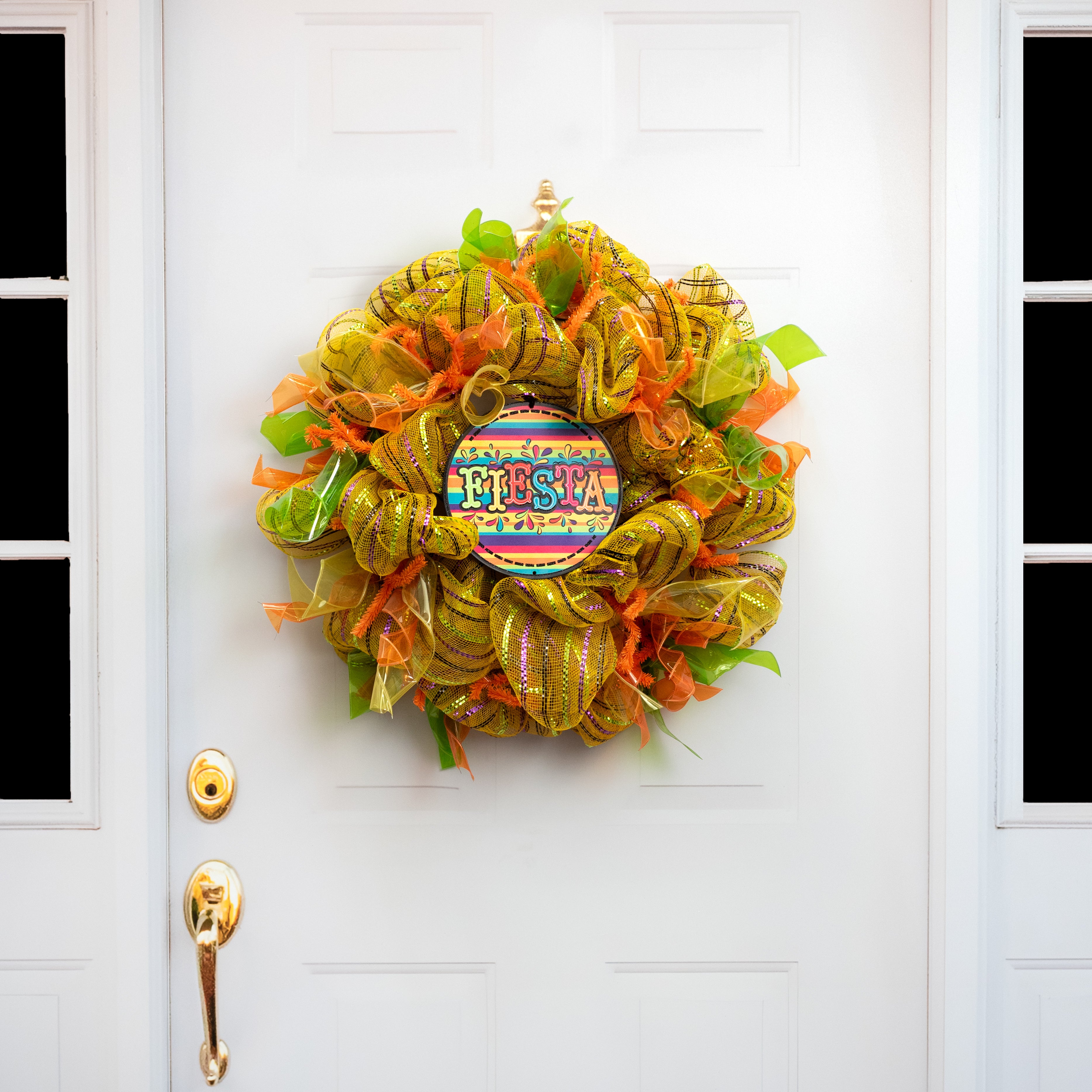 8" Round Metal Sign: Fiesta