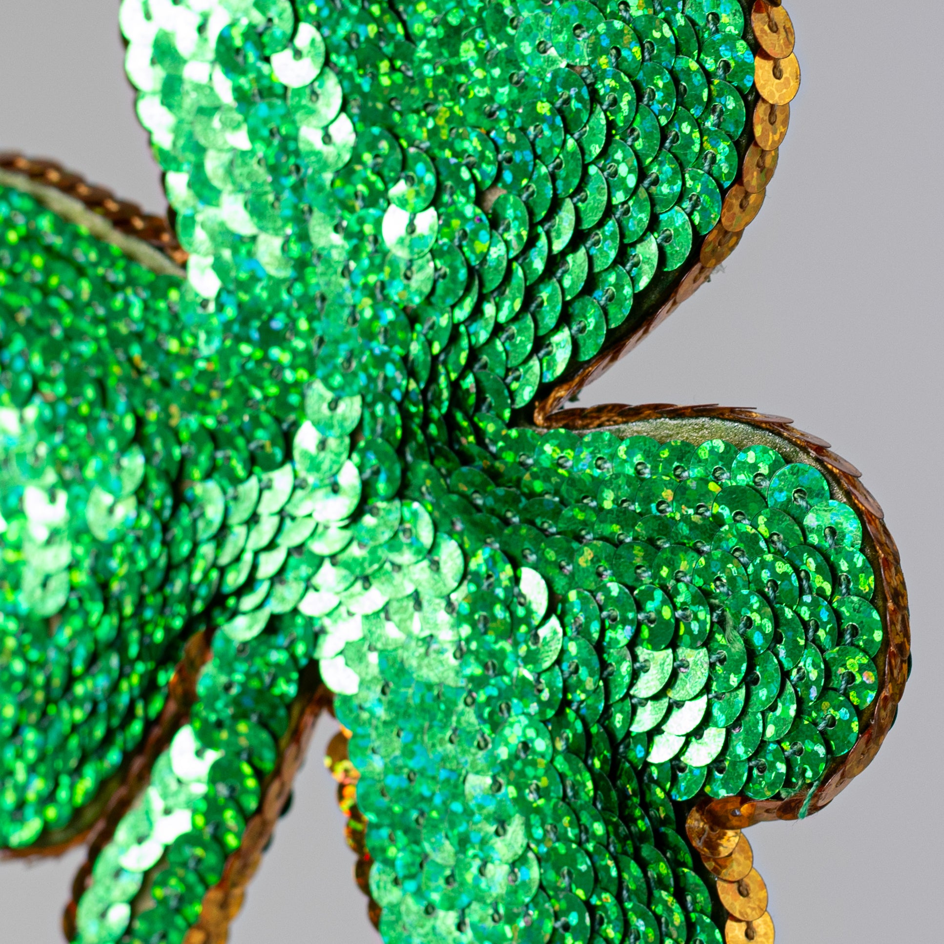 26" Sequin Shamrocks Clover Spray: Emerald Green