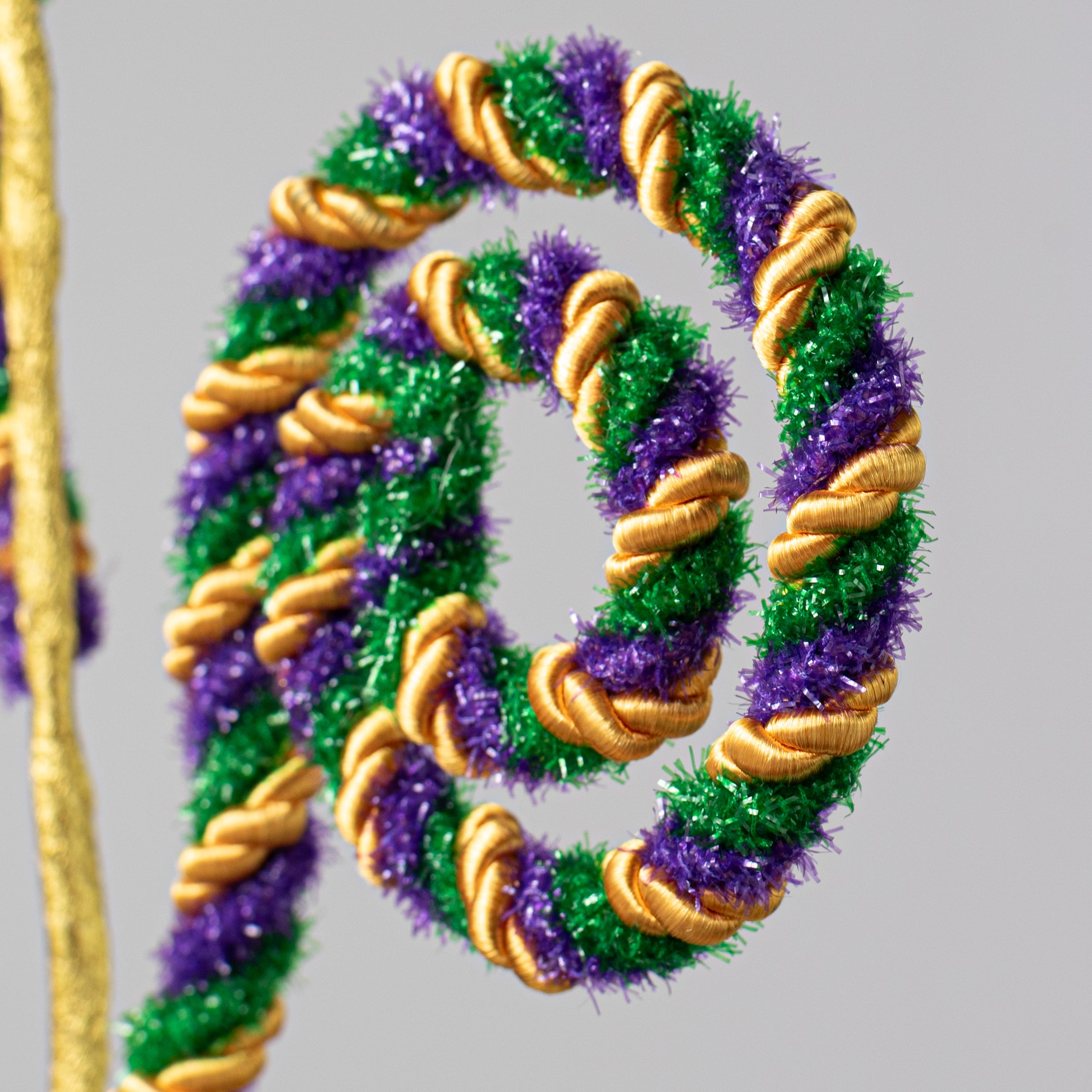 26" Rope Stripe Spiral Curls Spray: Mardi Gras