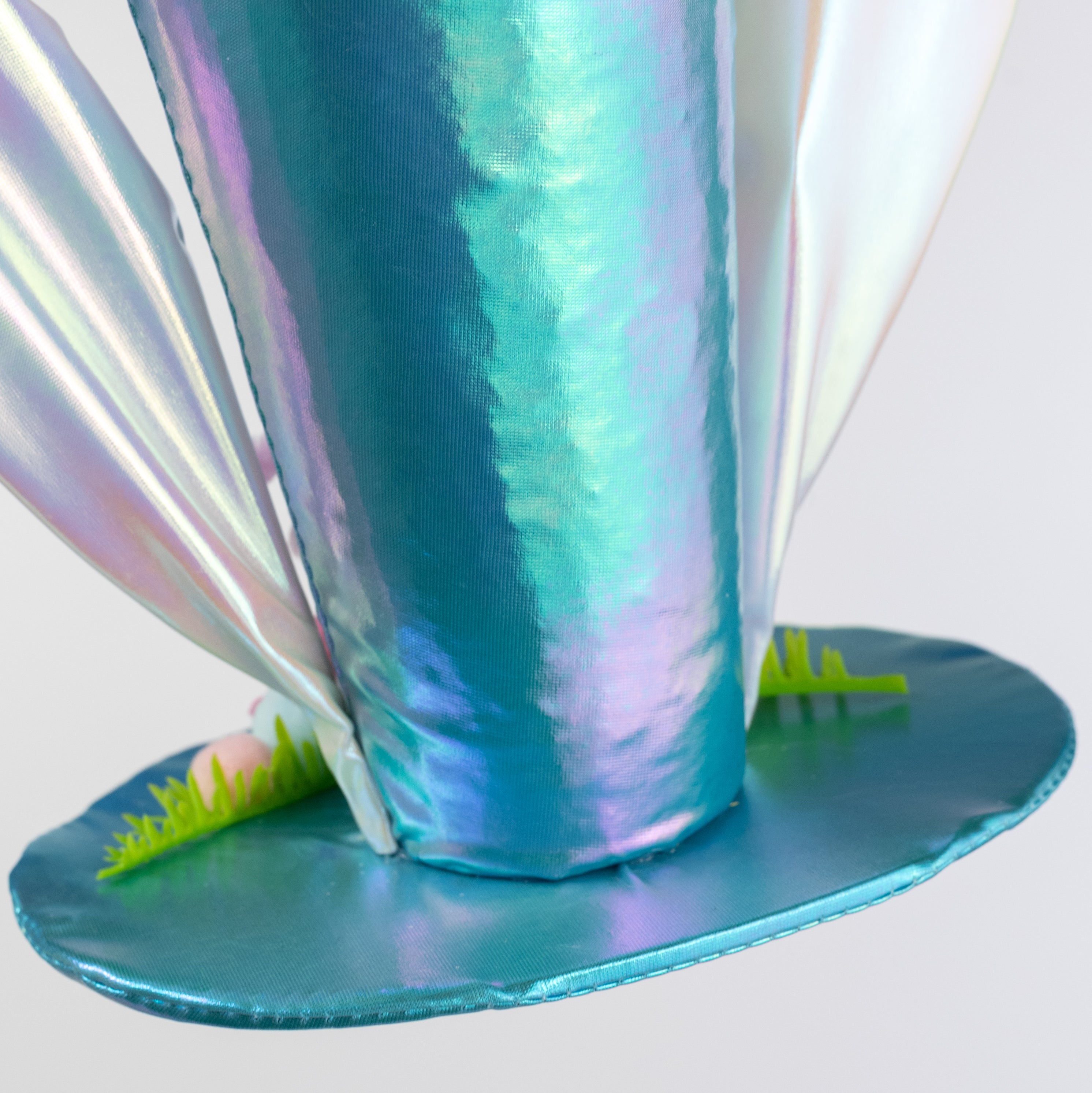8" Bunny Ears Top Hat Decor: Iridescent Blue