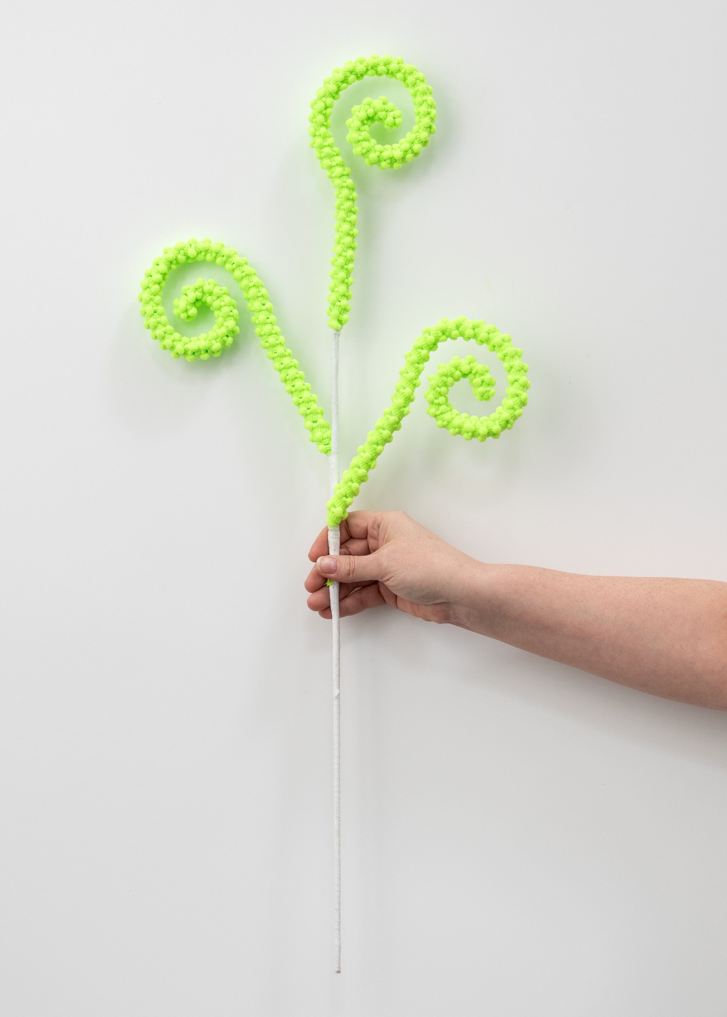 28" Puff Chenille Spiral Curly Spray: Neon Green