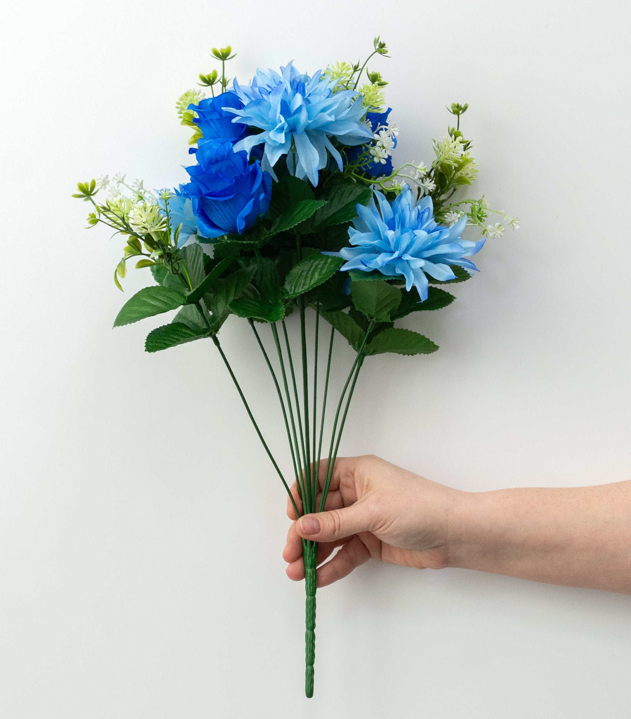 17" Roses & Dahlia Bush: Blue (12 Stem)