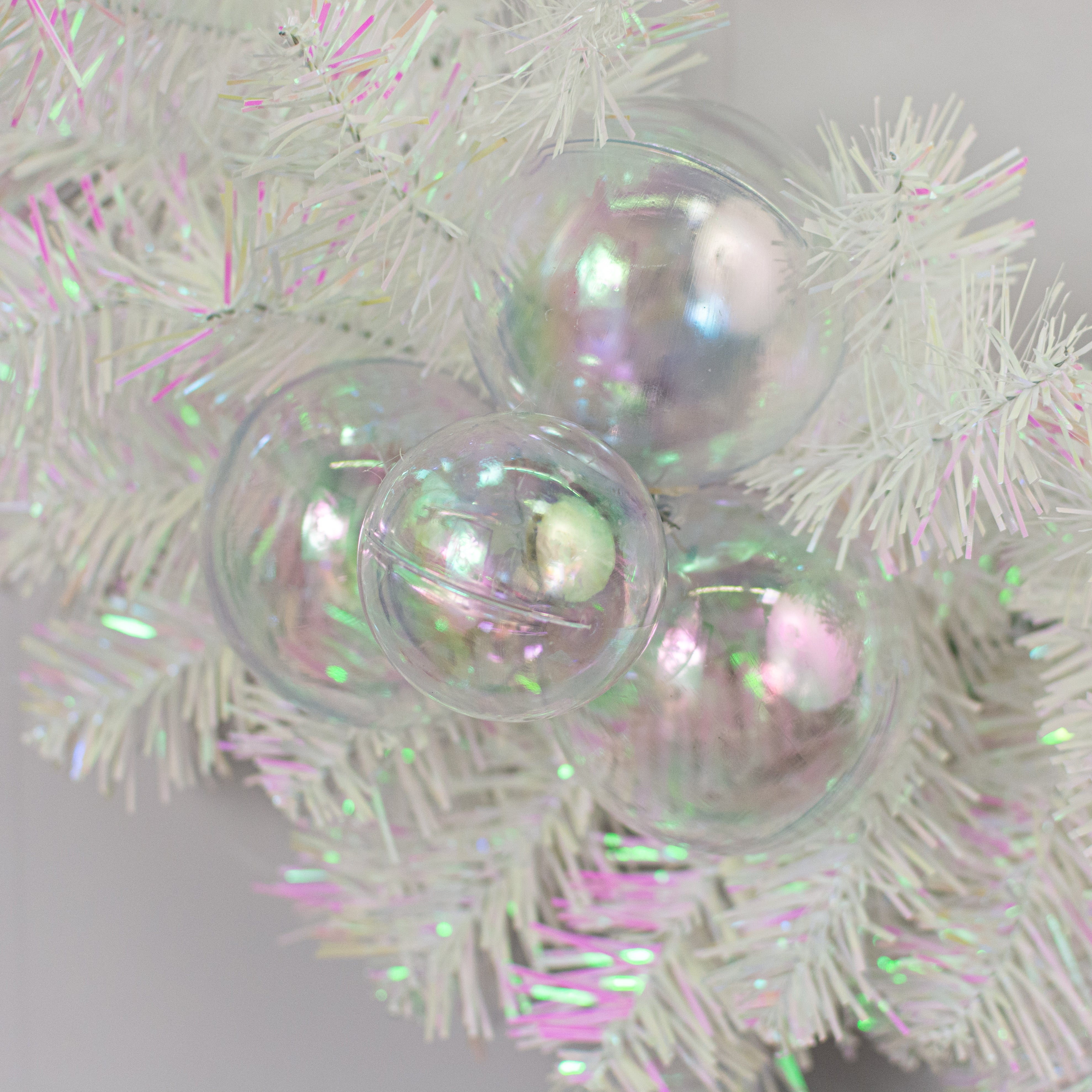 60-80mm Ball Ornament Cluster Ties: Iridescent Clear