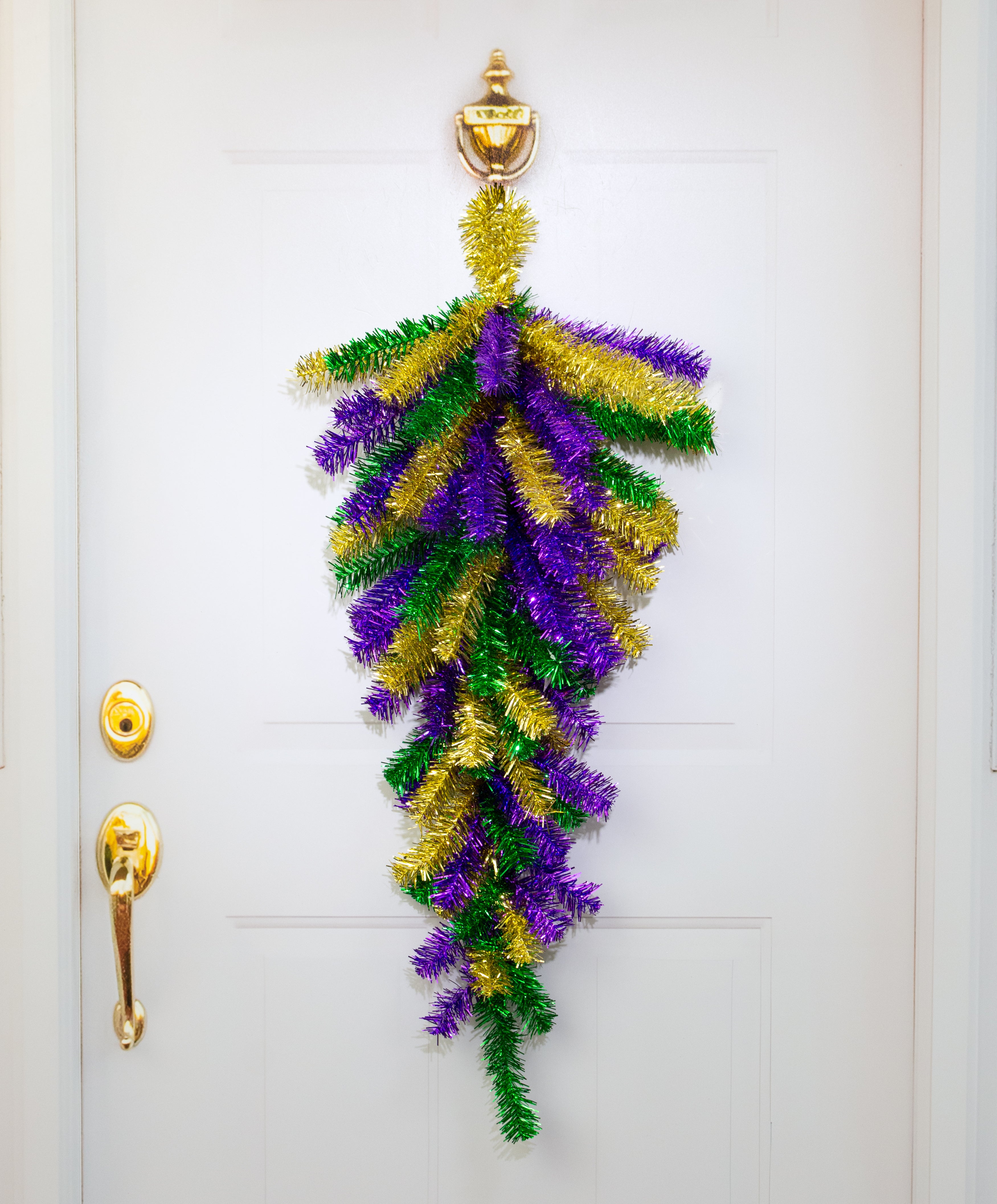 36" Pine Teardrop Swag: Metallic Mardi Gras (90 Tips)