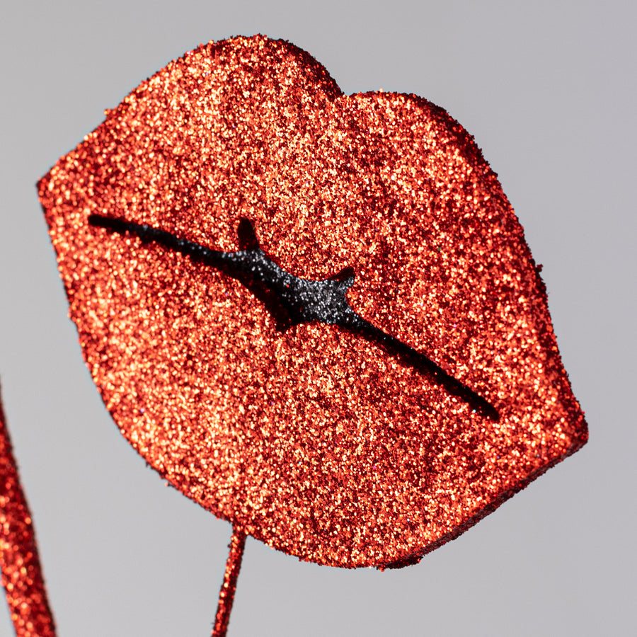 30" Glittered Lips Spray: Red
