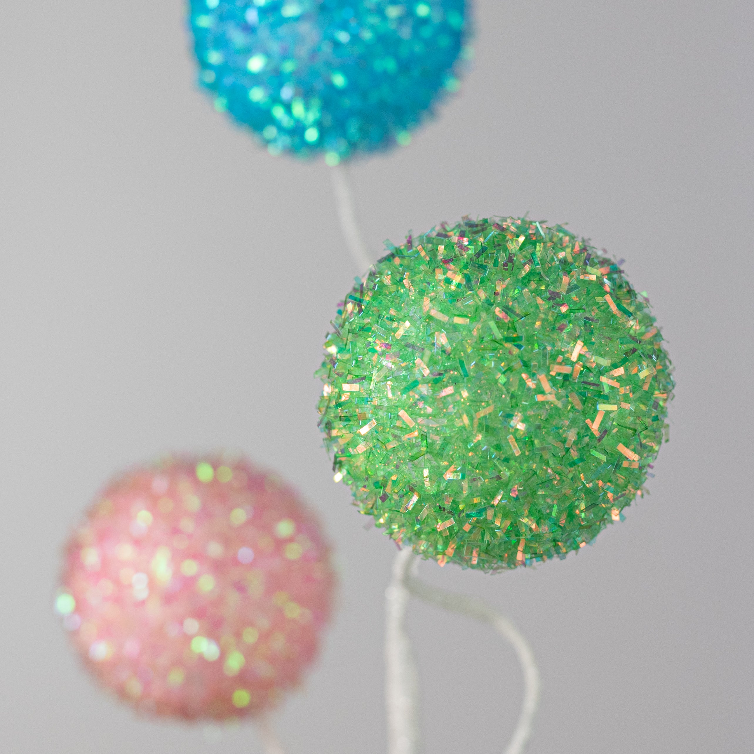 22" V-Cut Foil Ball x6 Spray: Iridescent Pink, Mint & Blue