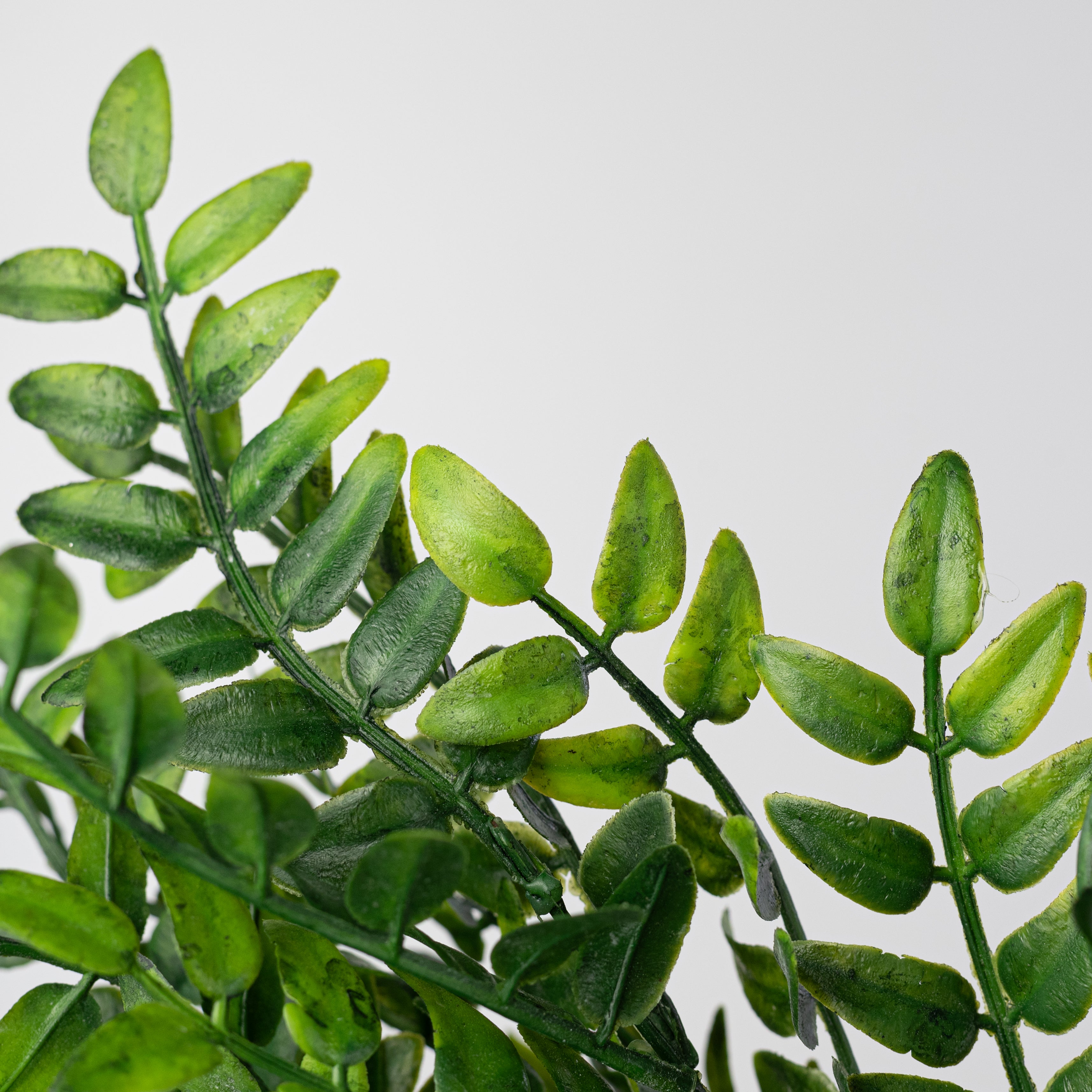16" Mini Leaves Bush: Two-Tone Green