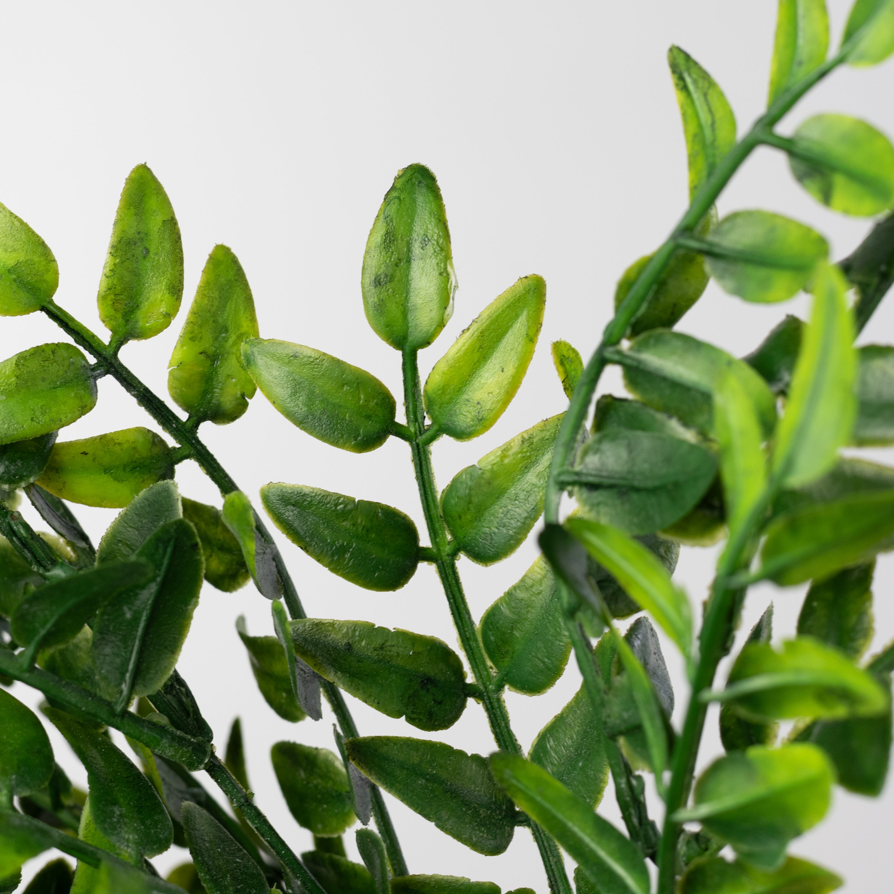 16" Mini Leaves Bush: Two-Tone Green
