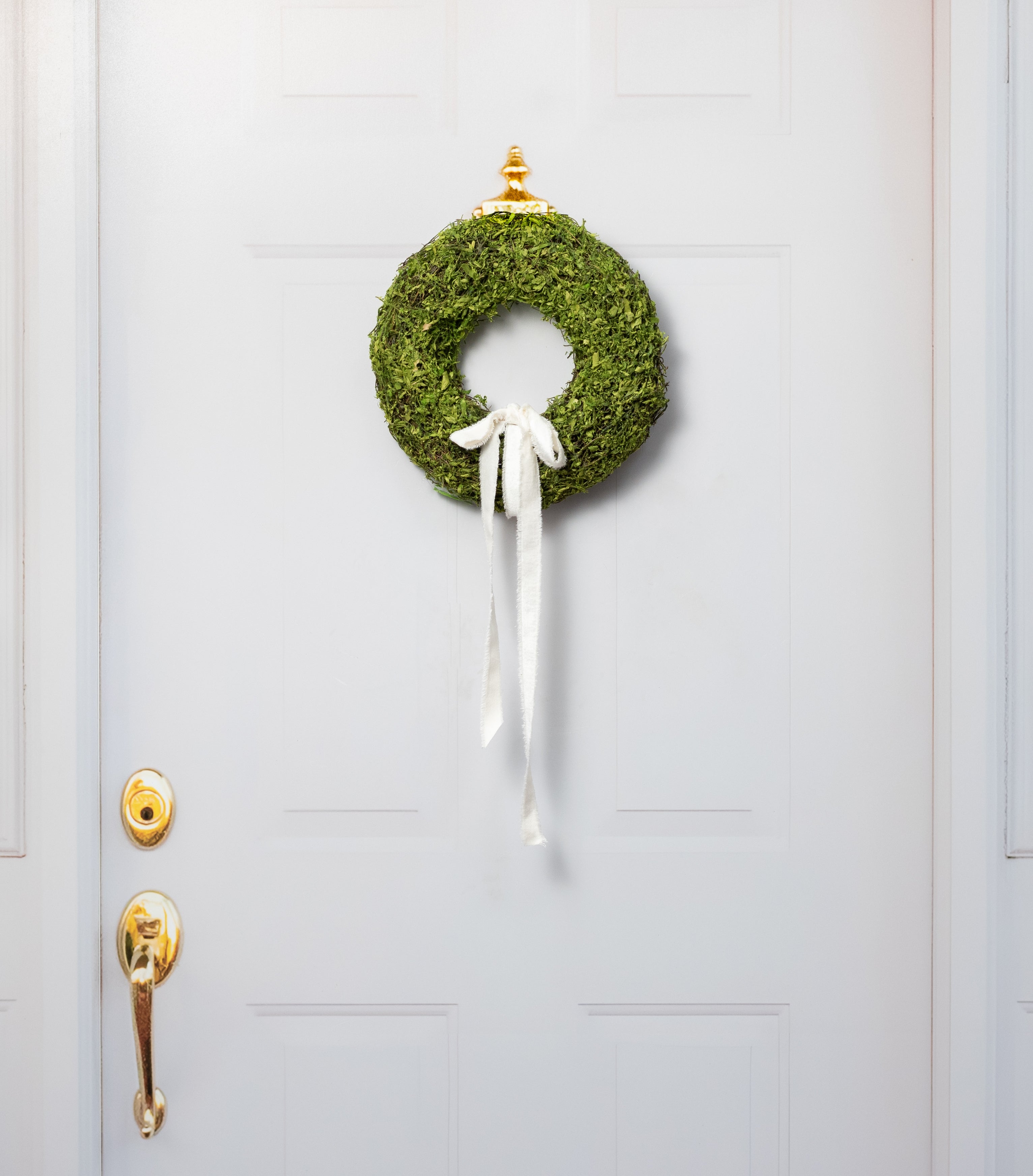 12" Felt-Backed Moss Cabinet Wreath