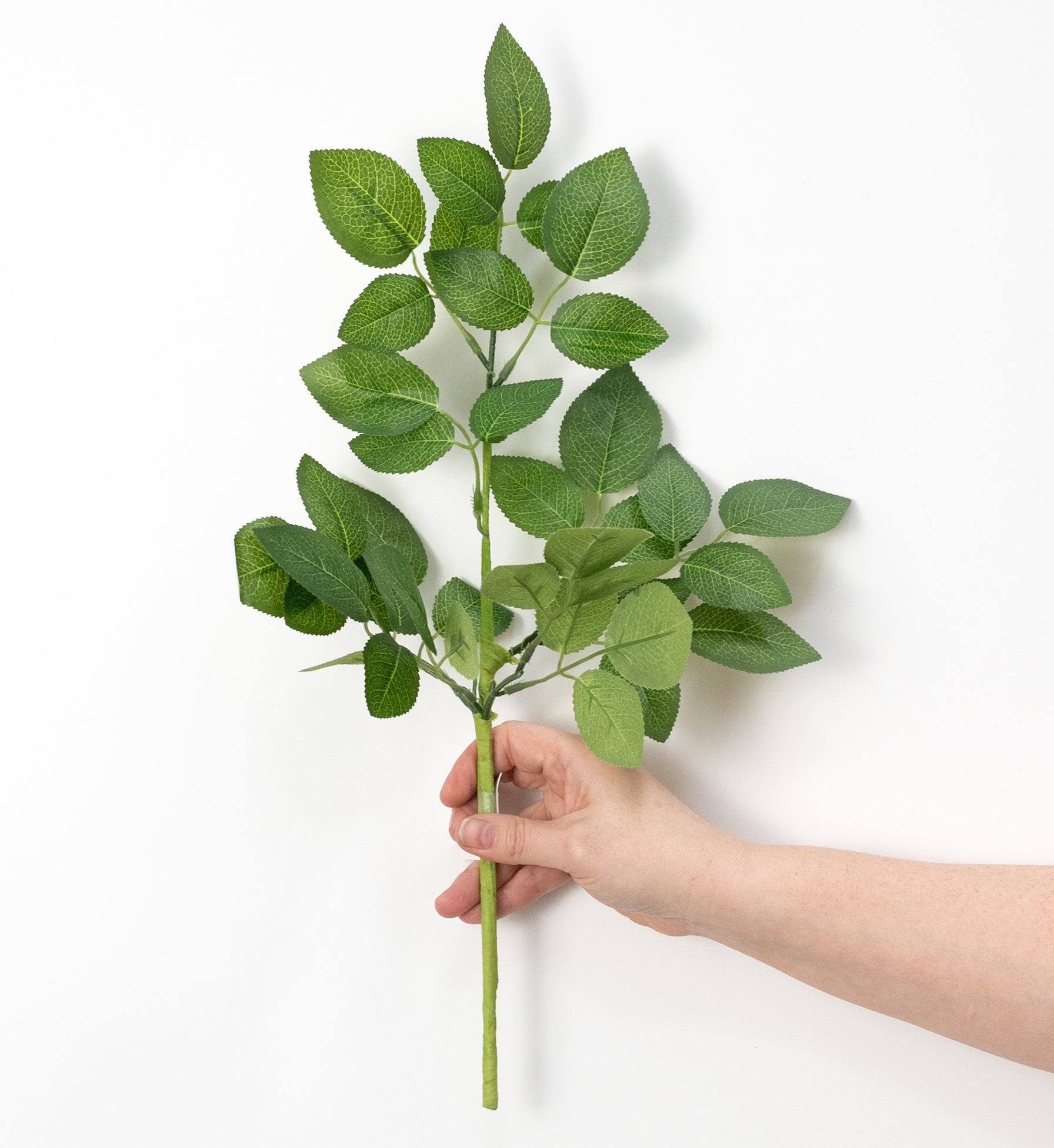 18" Wild Rose Leaves Bush: Slim