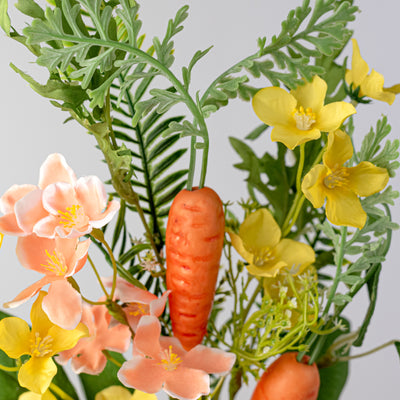 16" Spring Carrot Garden Spray