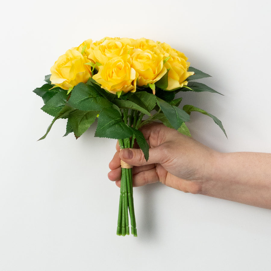 10" Melanie Rose Bouquet: Yellow (12 Stem)
