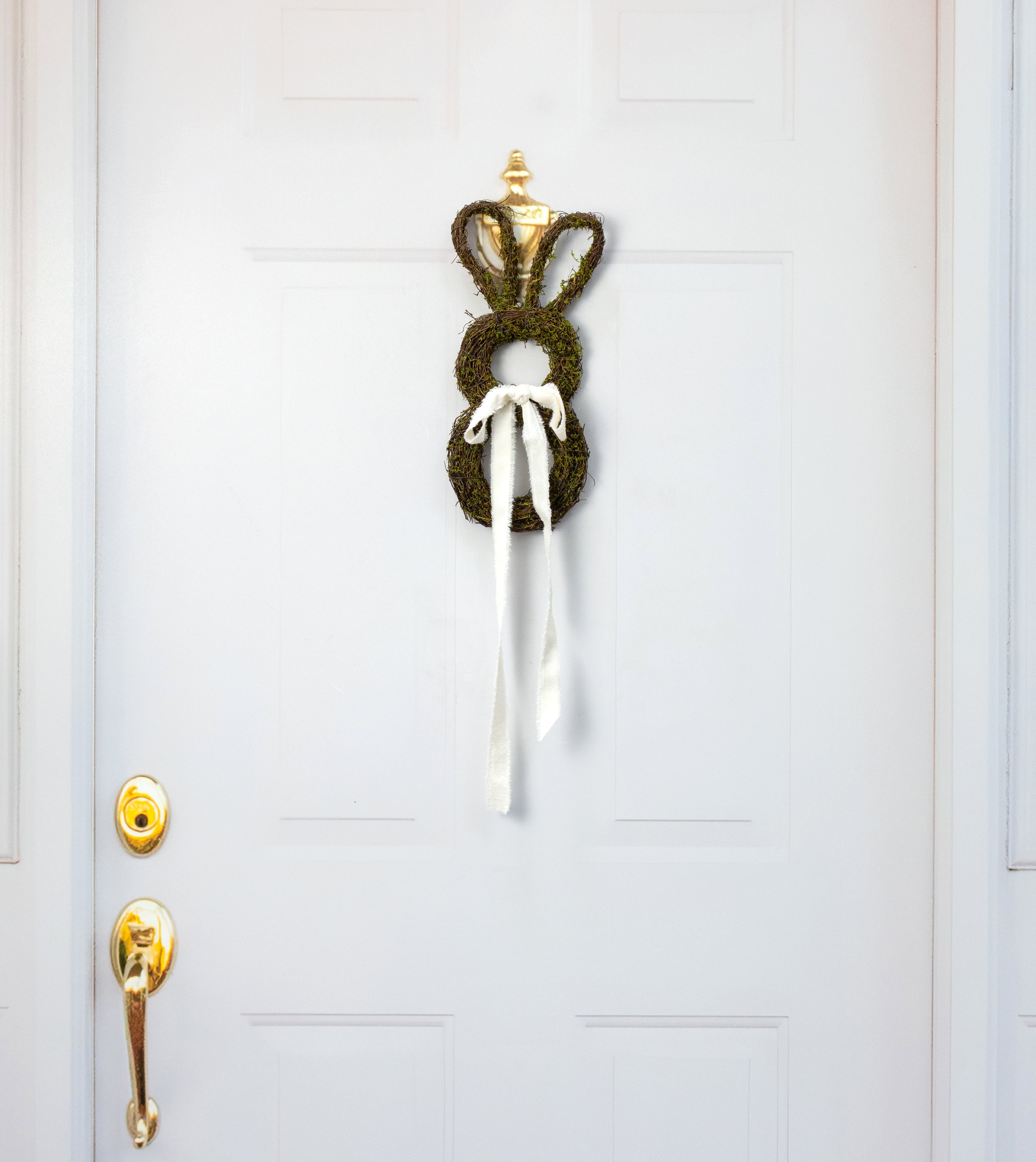 14" Mossy Angel Vine Rabbit Hanger