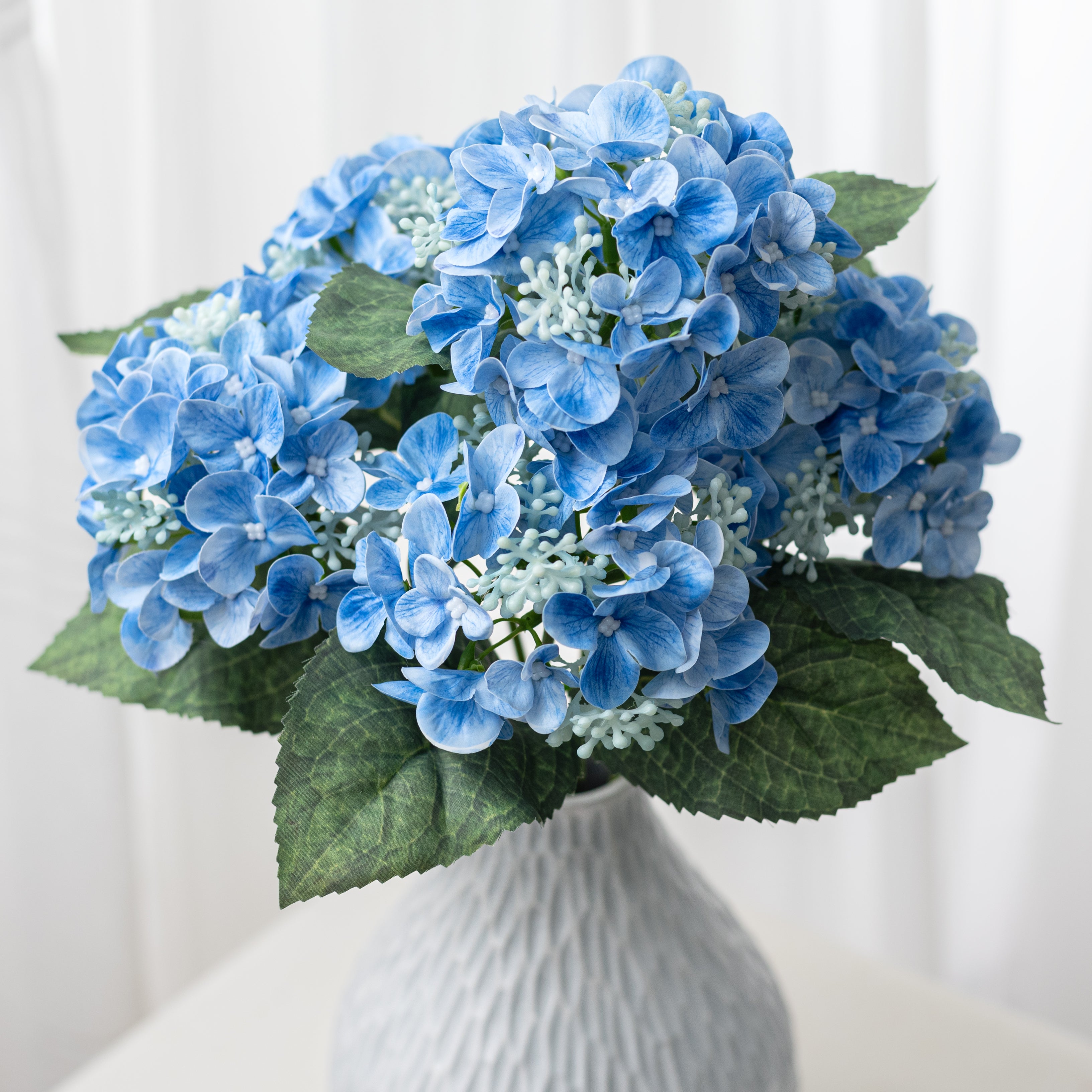 17" Hydrangea Bush: Blue (5 Stem)