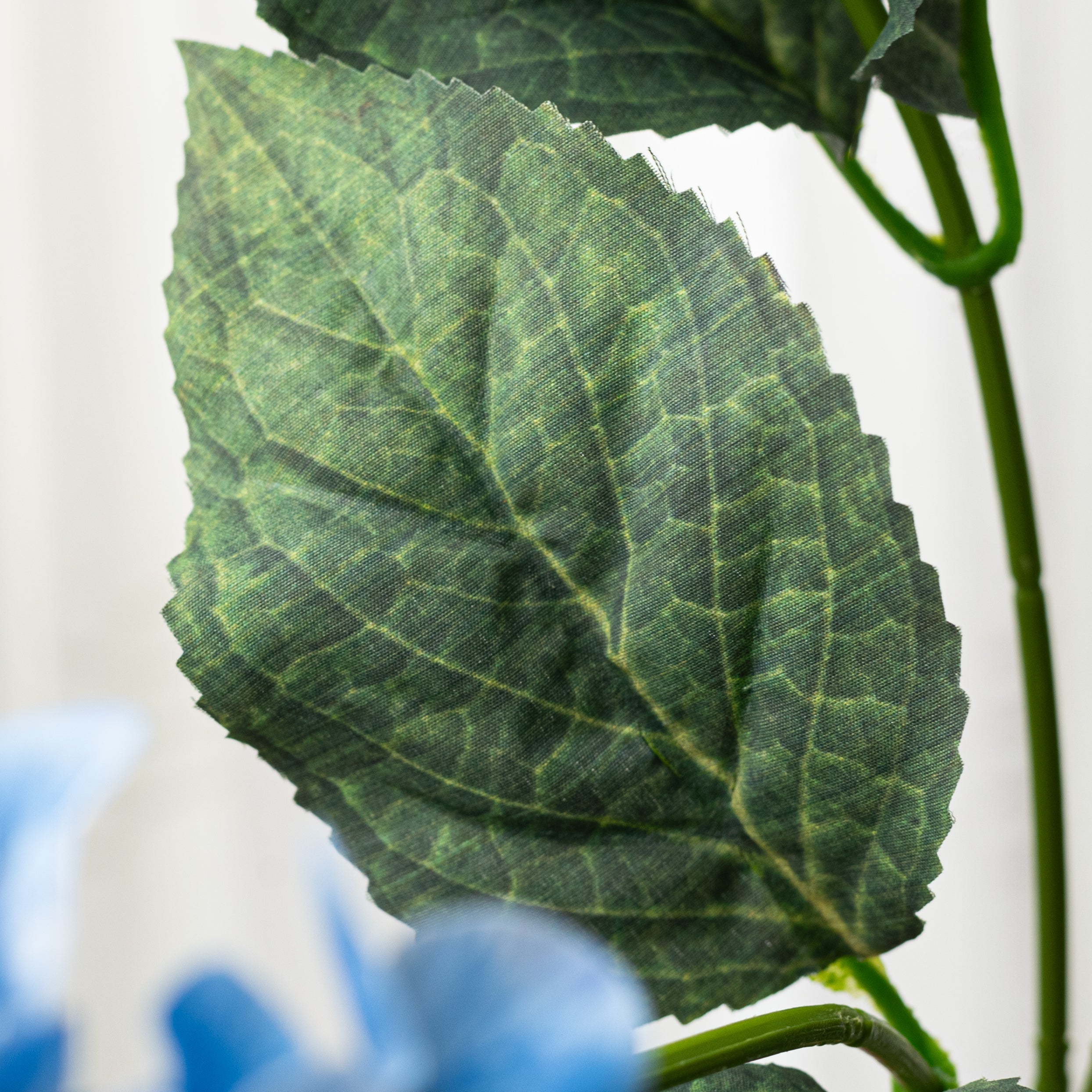 17" Hydrangea Bush: Blue (5 Stem)