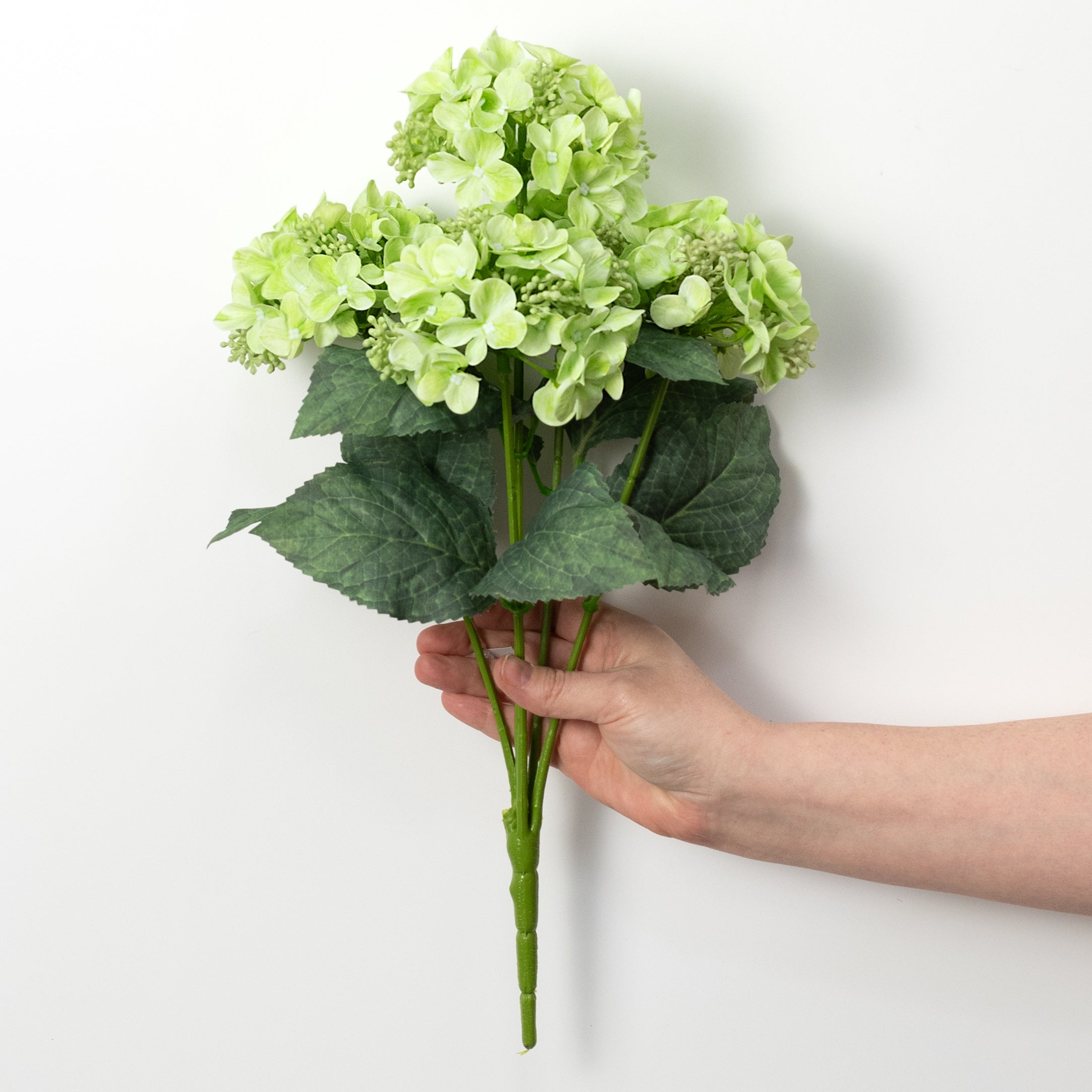 17" Hydrangea Bush: Green (5 Stem)