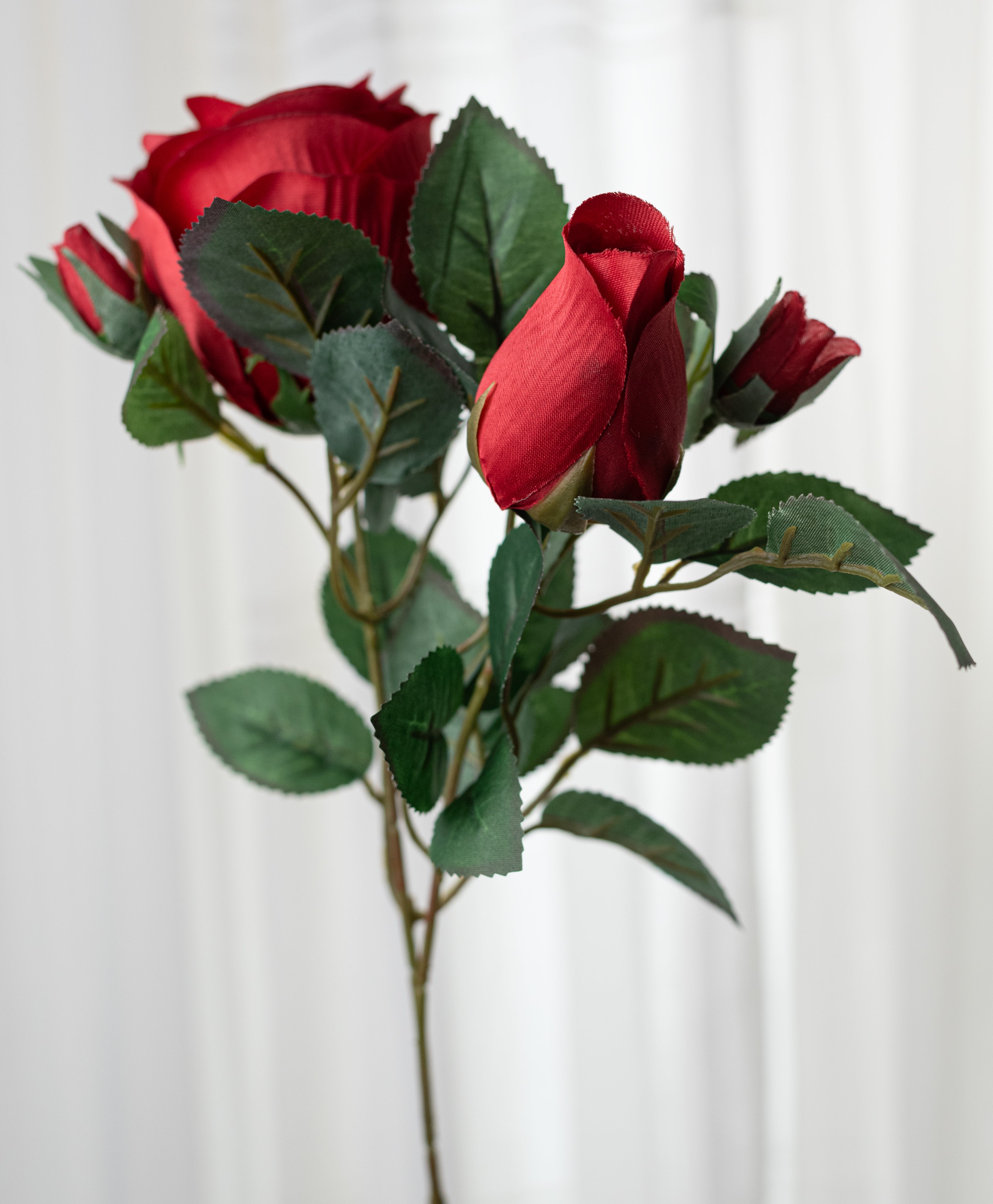 18" Harper Rose Bush: Red (10 Stem)
