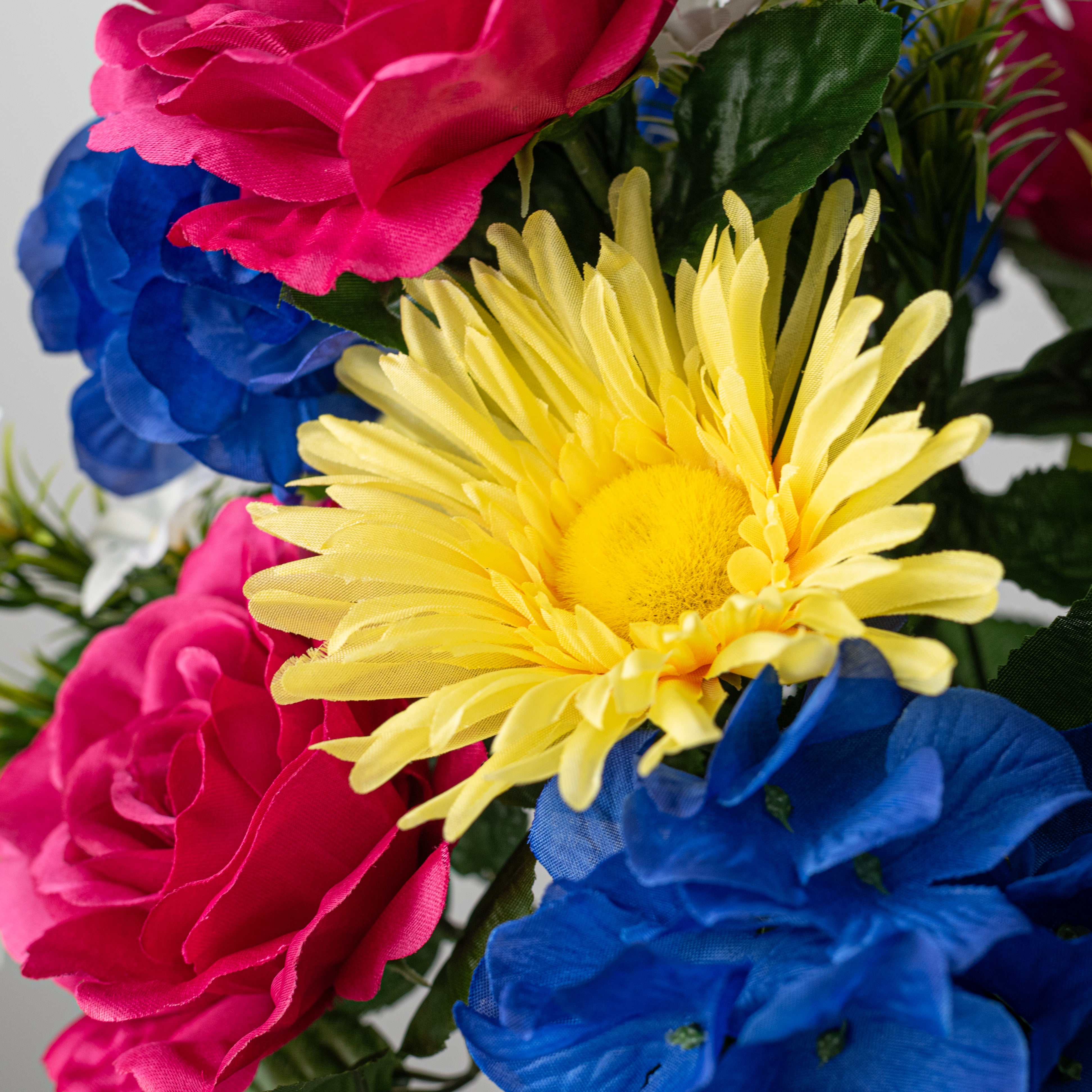 18" Rose, Hydrangea & Daisy Bush: Beauty, Blue & Yellow (12 Stem)