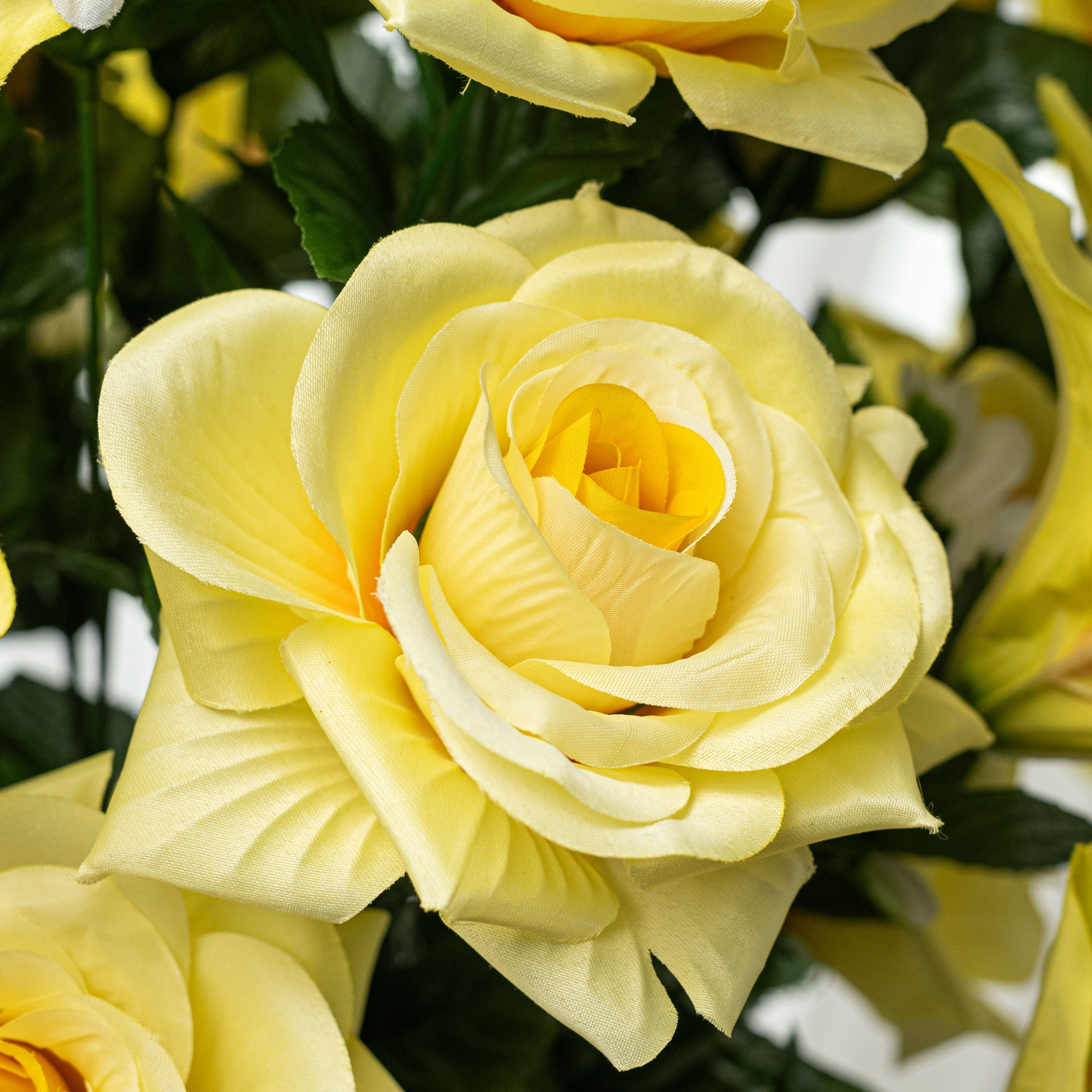 28" Lily, Rose & Daisy Mixed Bush: Yellow & White (36 Stem)