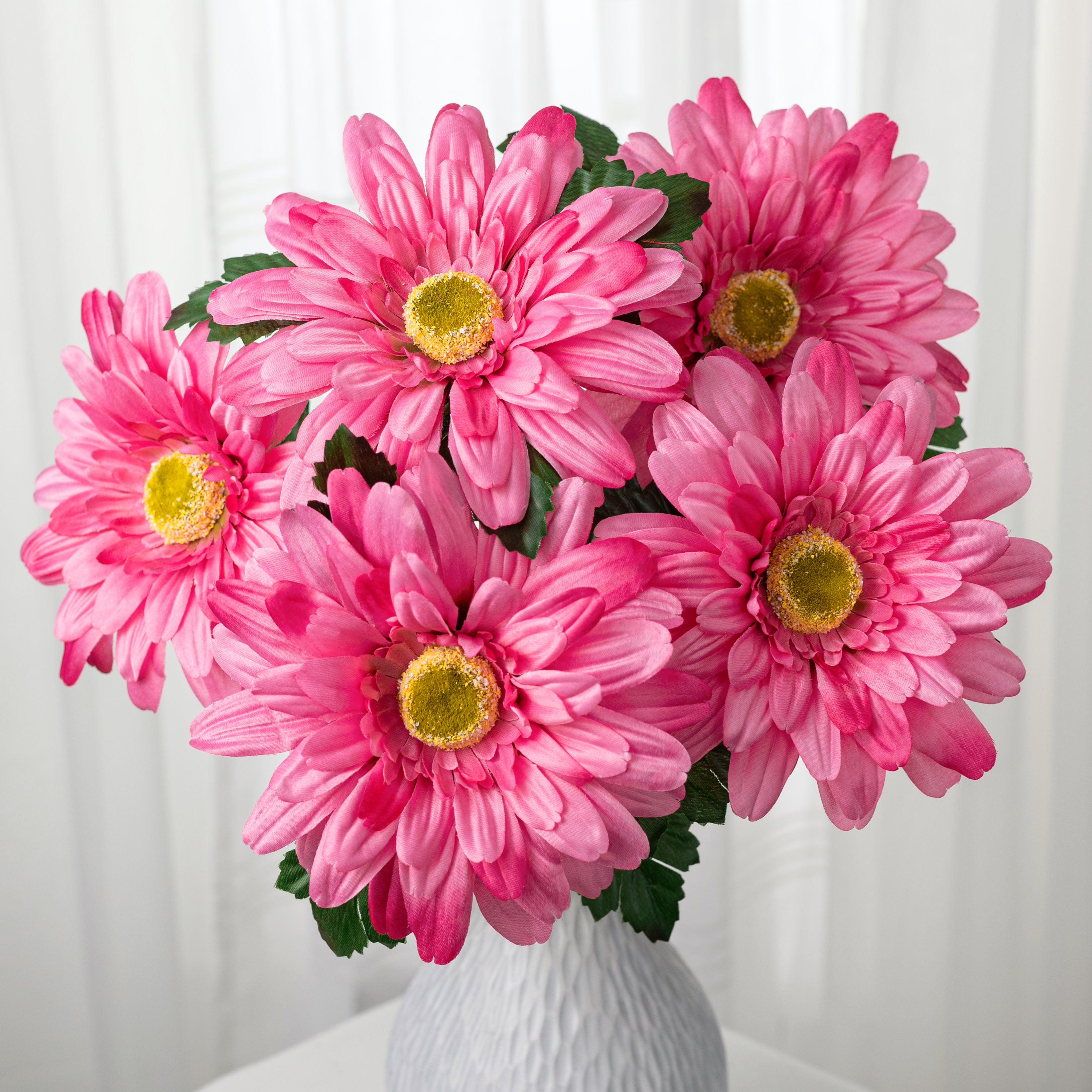 20" Gerber Daisy Bush: Bright Pink (5 Stem)