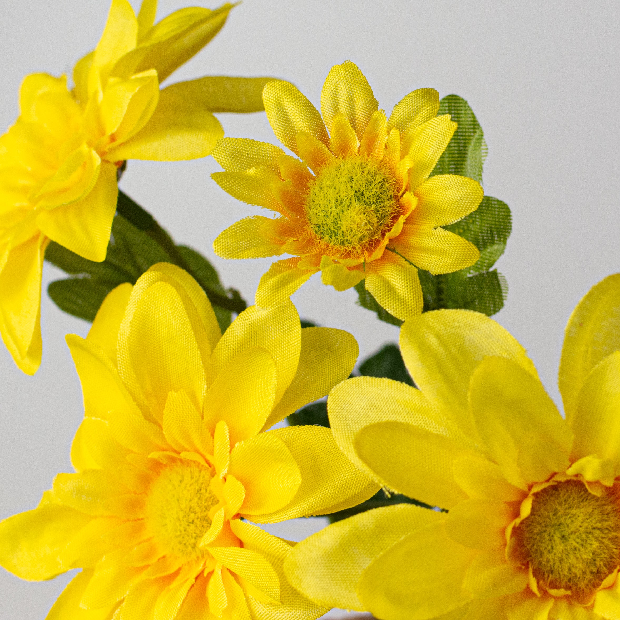 12" Daisy Spray: Yellow