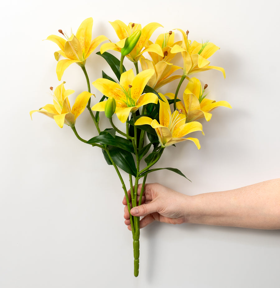 21" Lily Bush: Yellow (9 Stem)