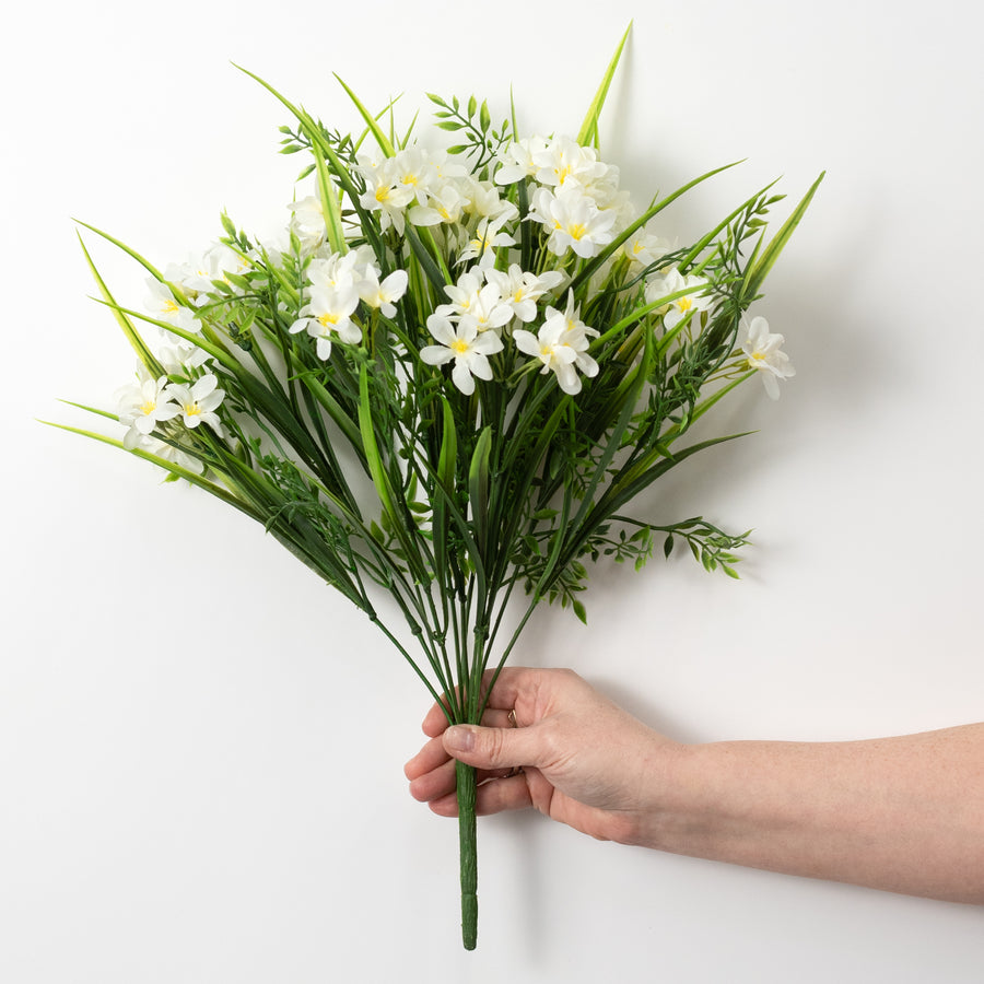 17" Wildflowers & Leaves Bush: Cream (12 Stem)