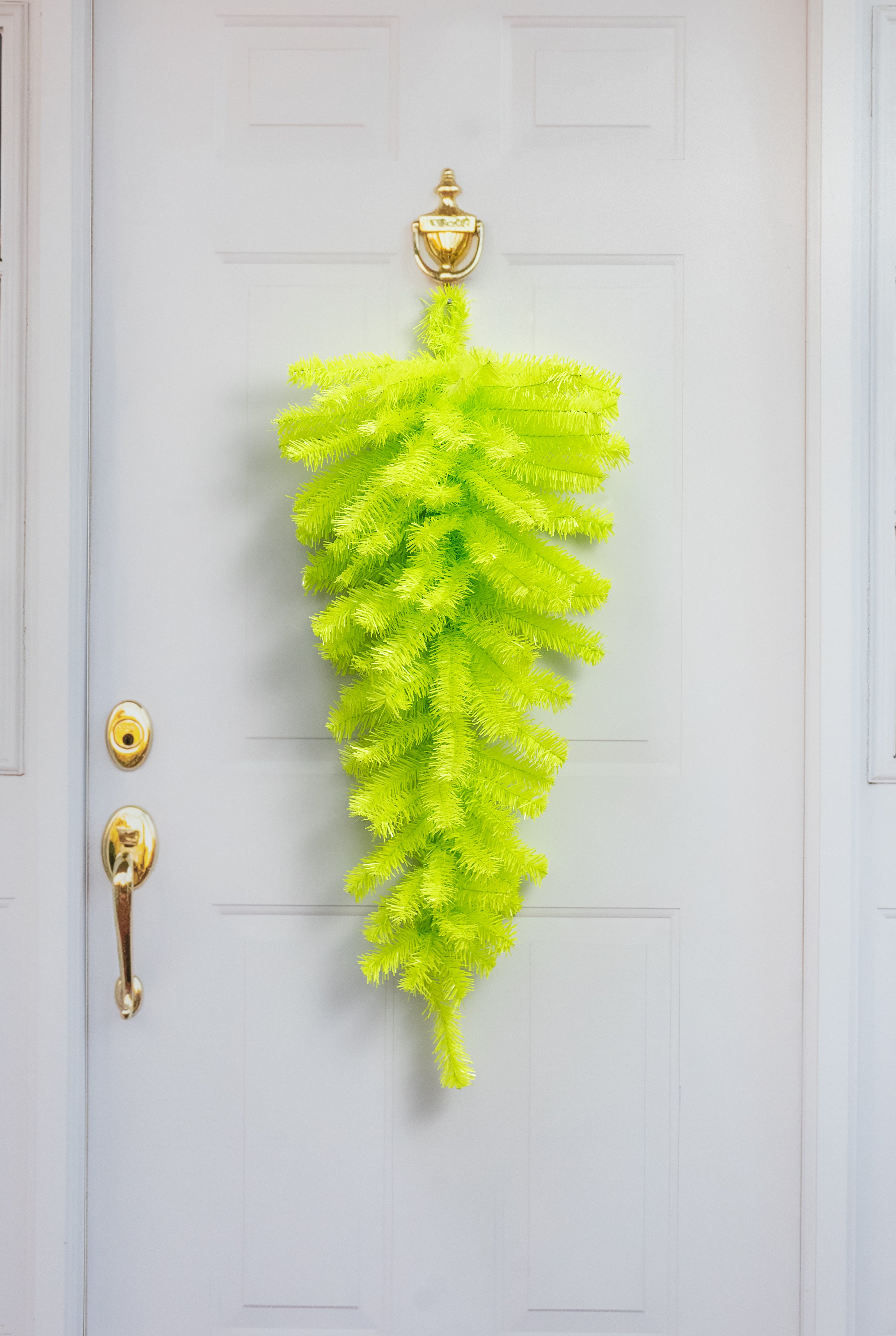 36" Pine Teardrop Swag: Lime Green (90 Tips)