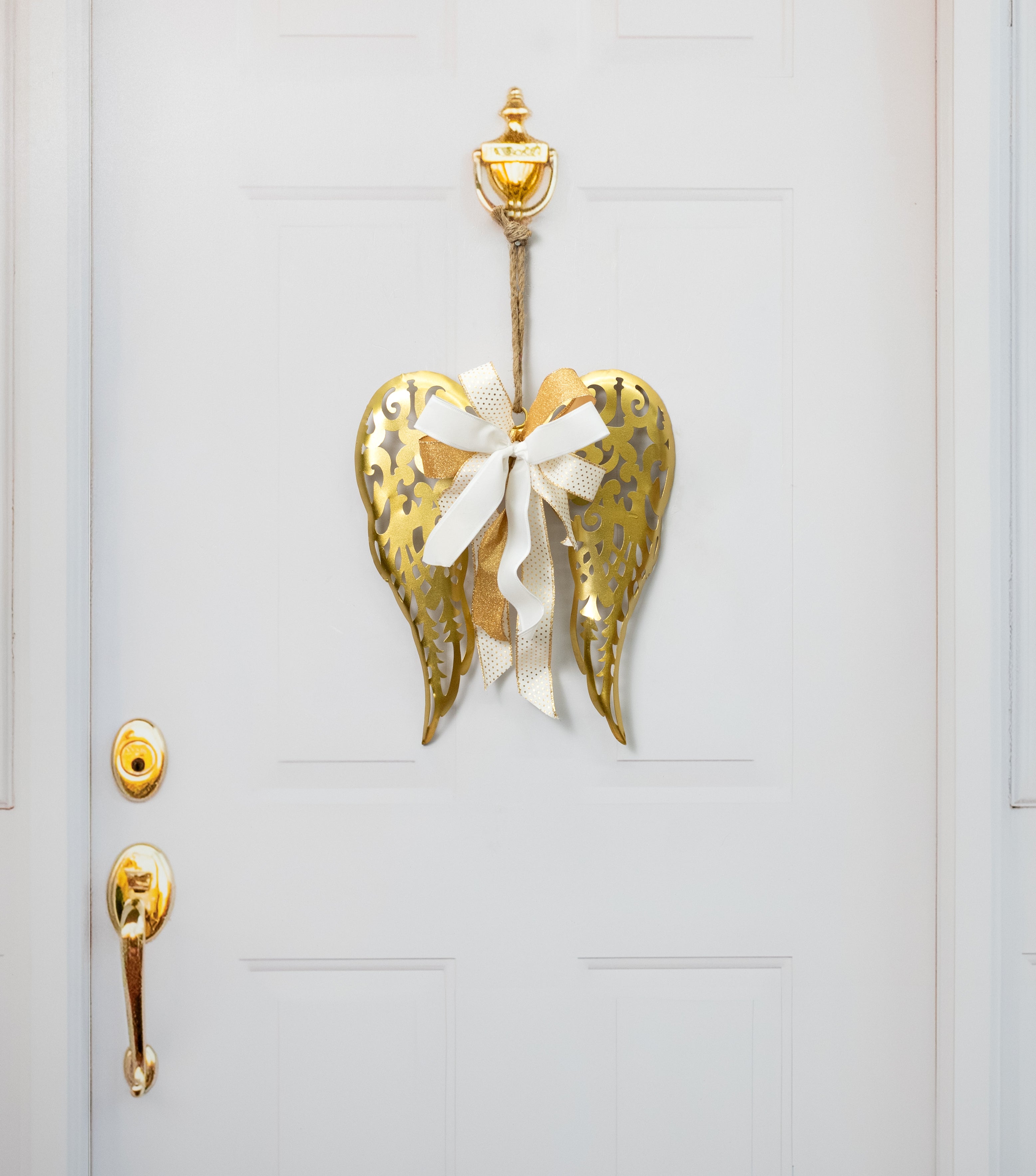 15.5" X 13" Angel Wing Decor: Gold