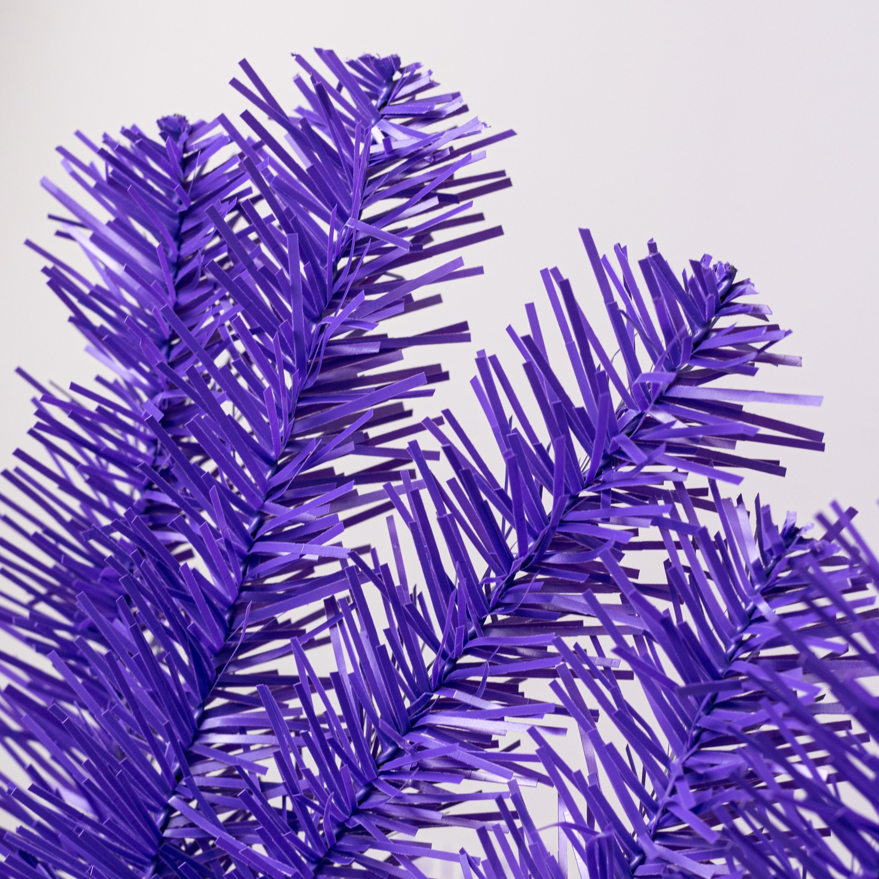 30" Pine Teardrop Swag: Purple (70 Tips)