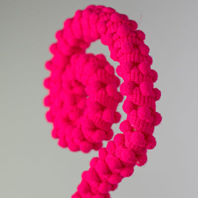 28" Puff Chenille Spiral Curly Spray: Neon Pink on Black