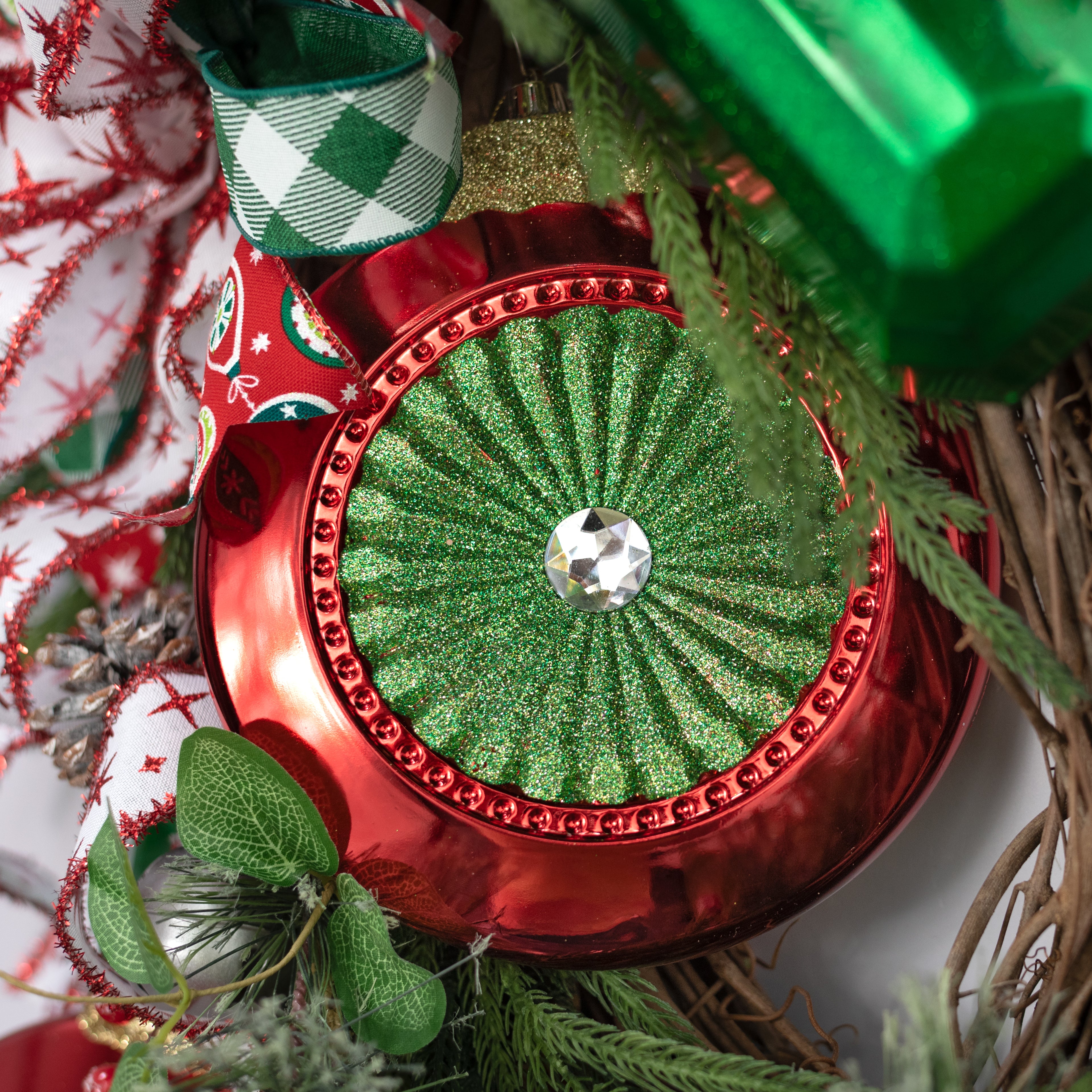 8" Glittered Disc Flat Ornament: Red & Green
