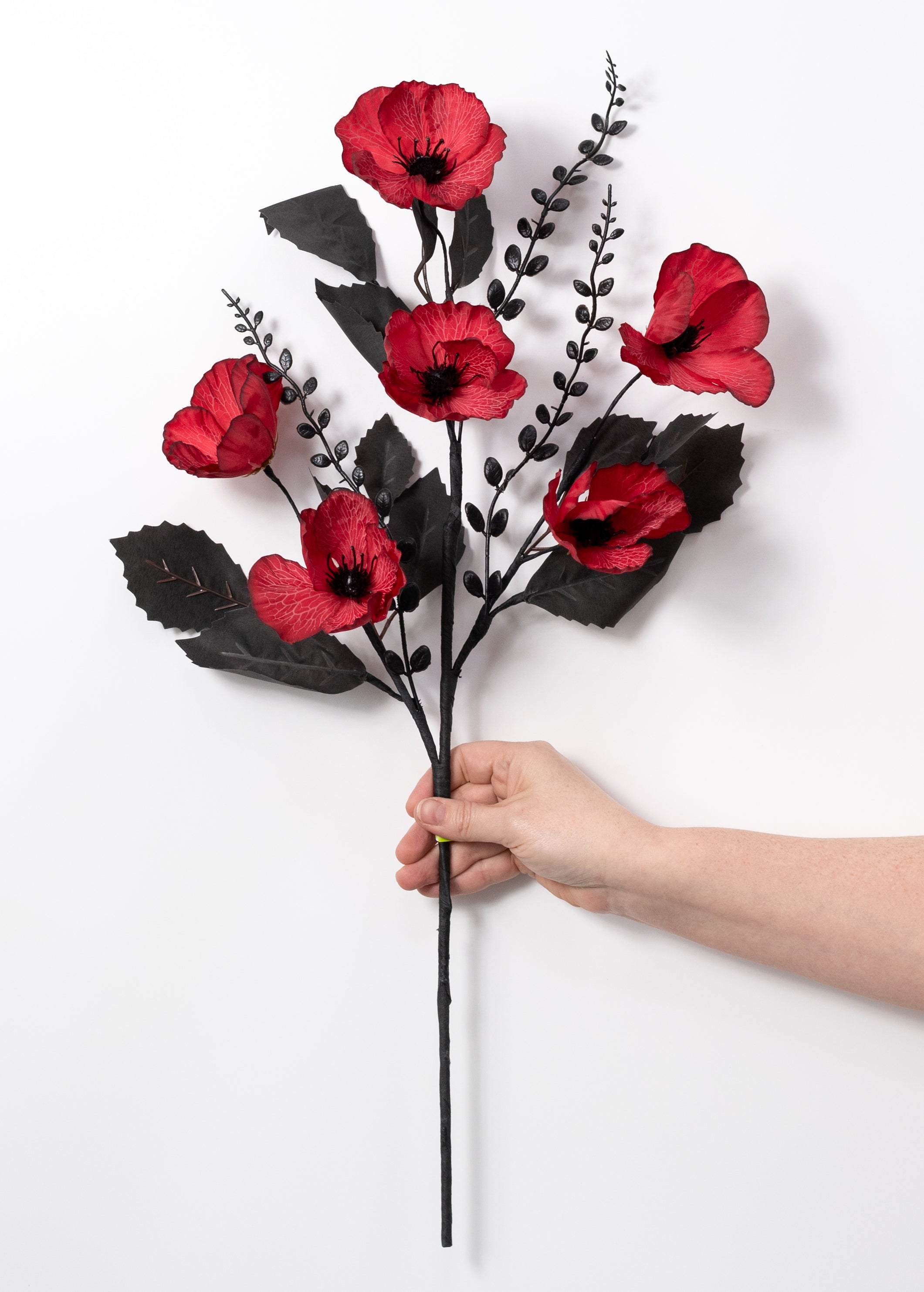 25" Poppy & Fern Spray: Red & Black