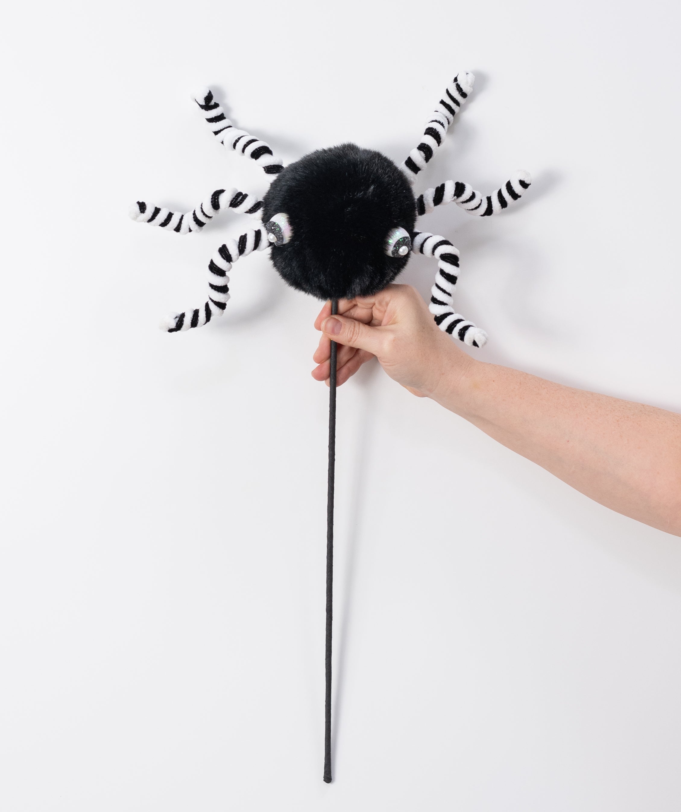 20" Furry Spider Pick: Black & White