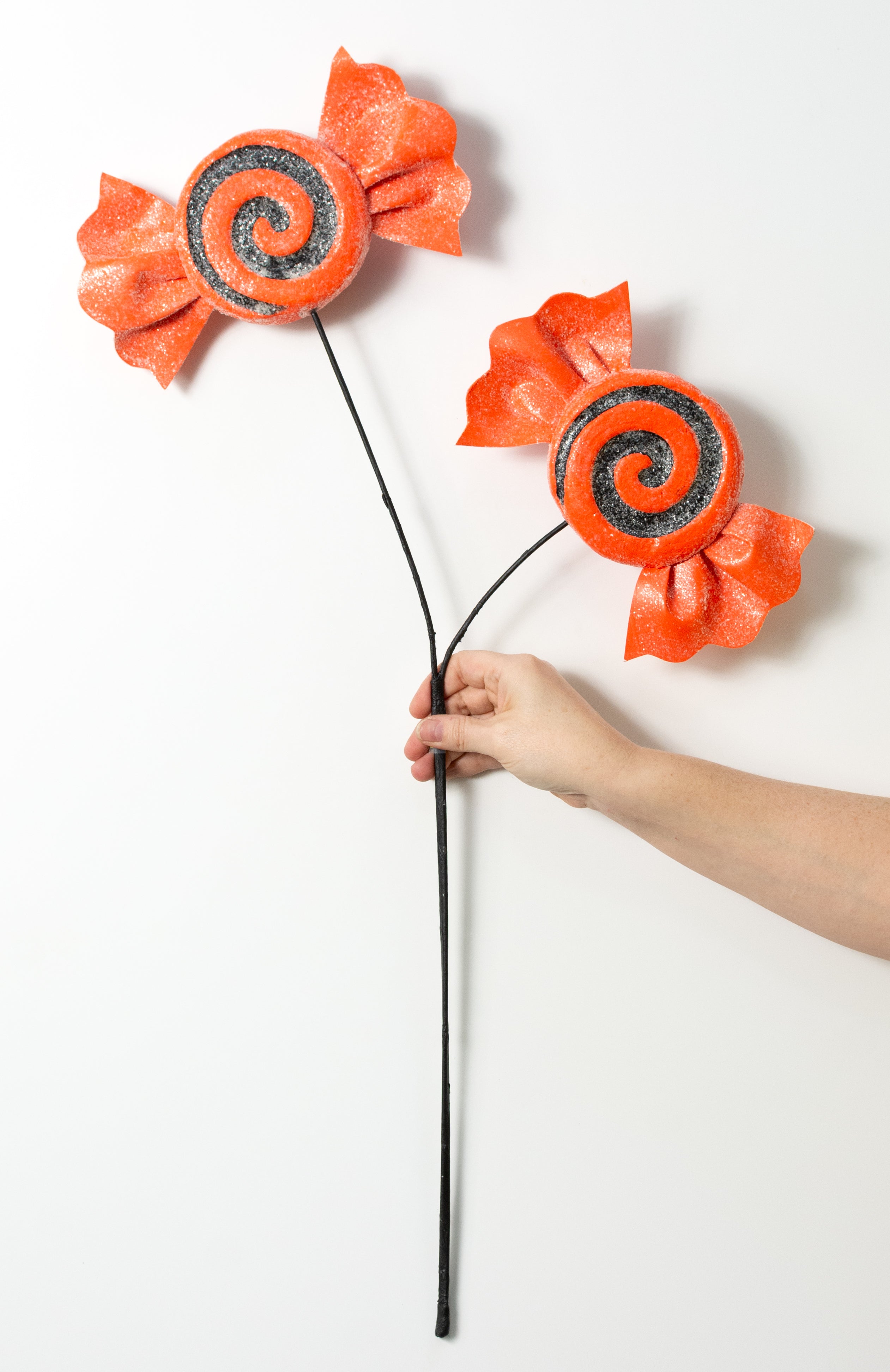 28" Swirl Candy Spray: Orange & Black