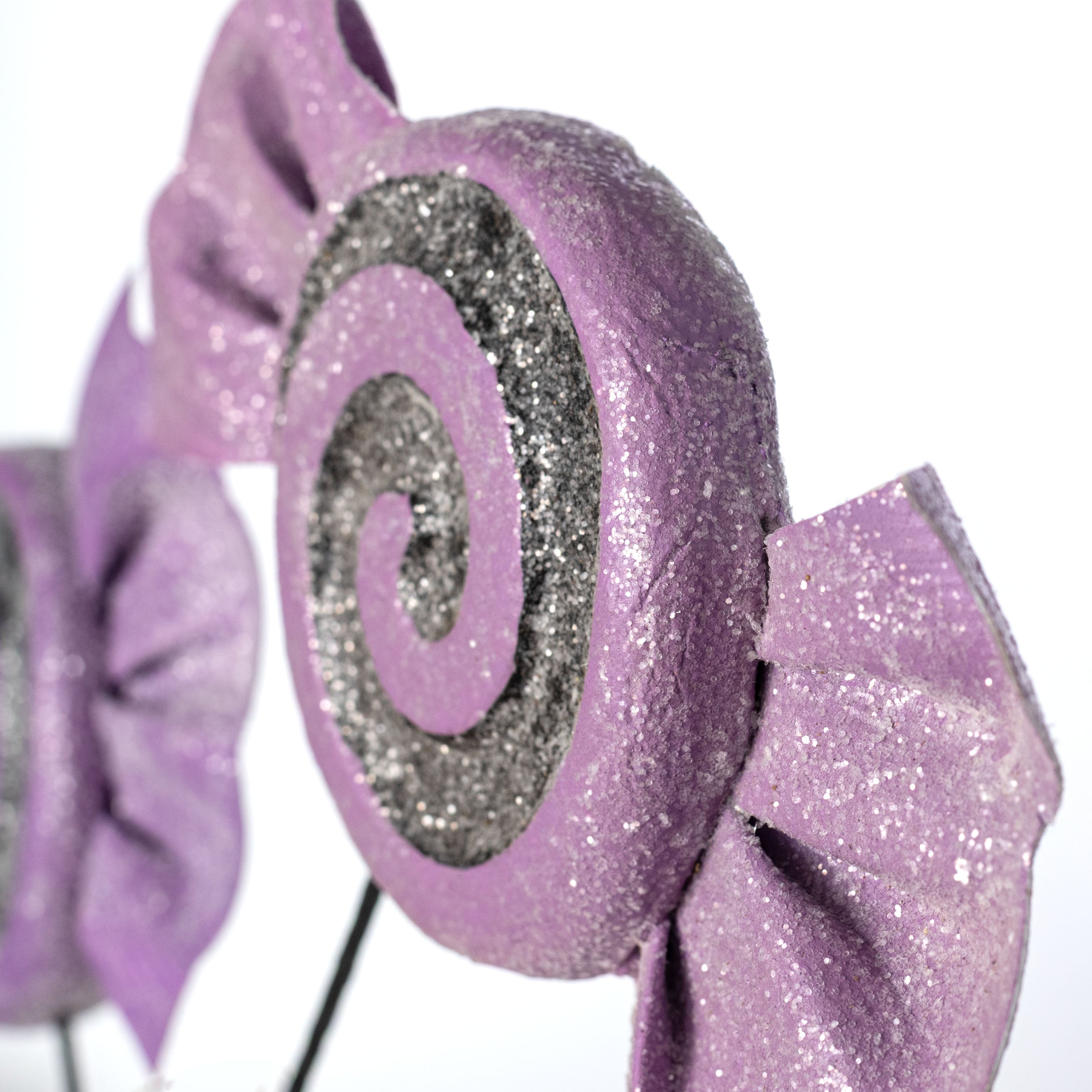 28" Swirl Candy Spray: Purple & Black