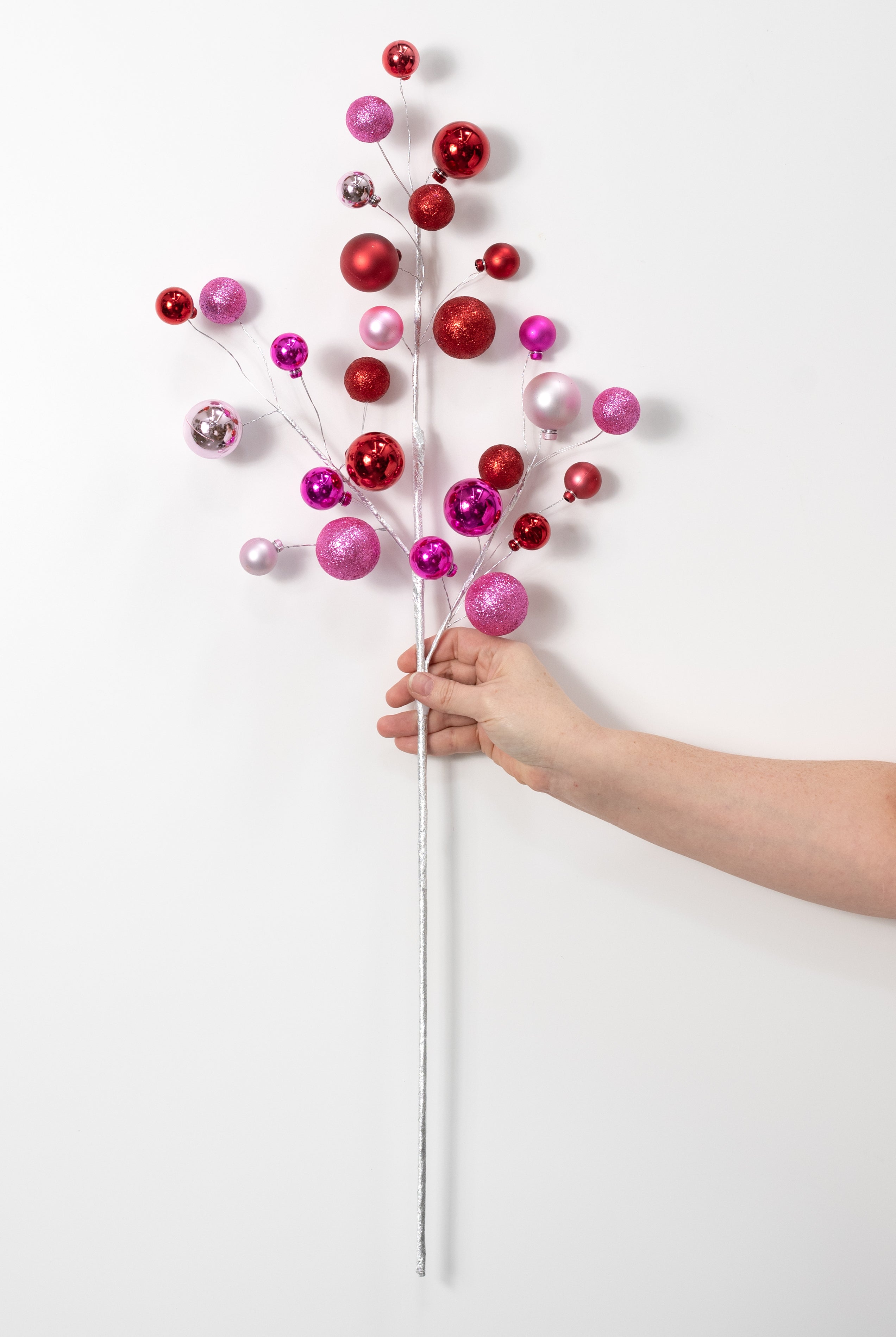30" Glitter & Metallic Ball Spray: Pink & Red