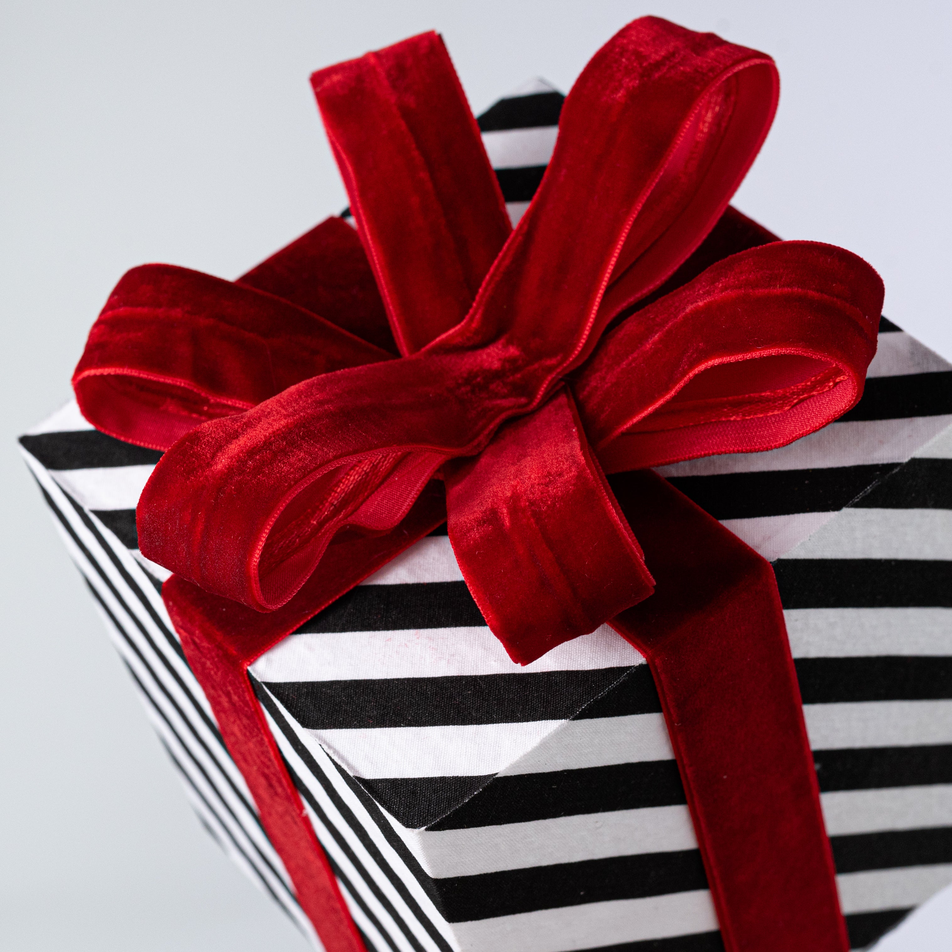 7" Stripe Gift Box Decoration: Black & White