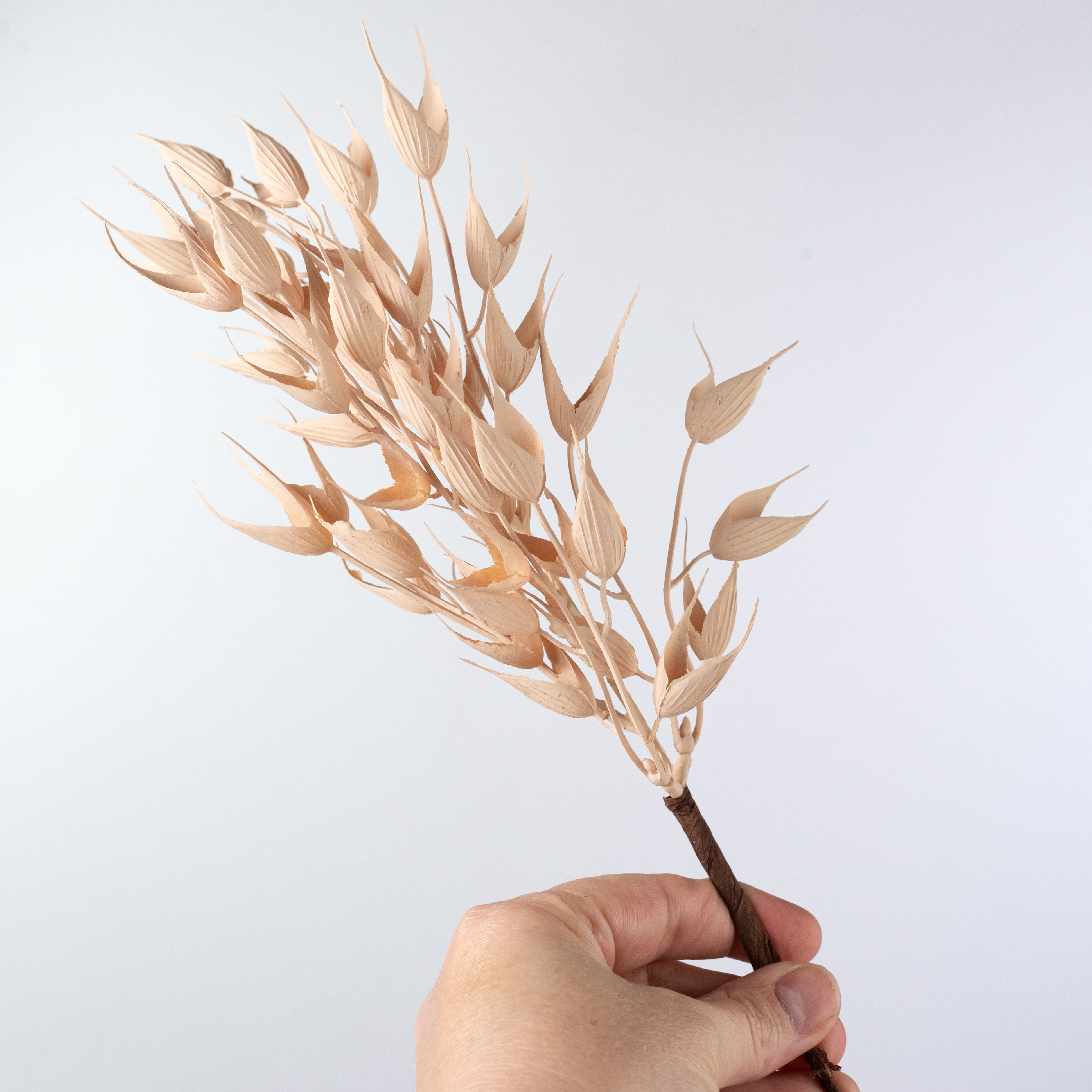 16" Plastic Bearded Wheat Grass Bundle: Tan